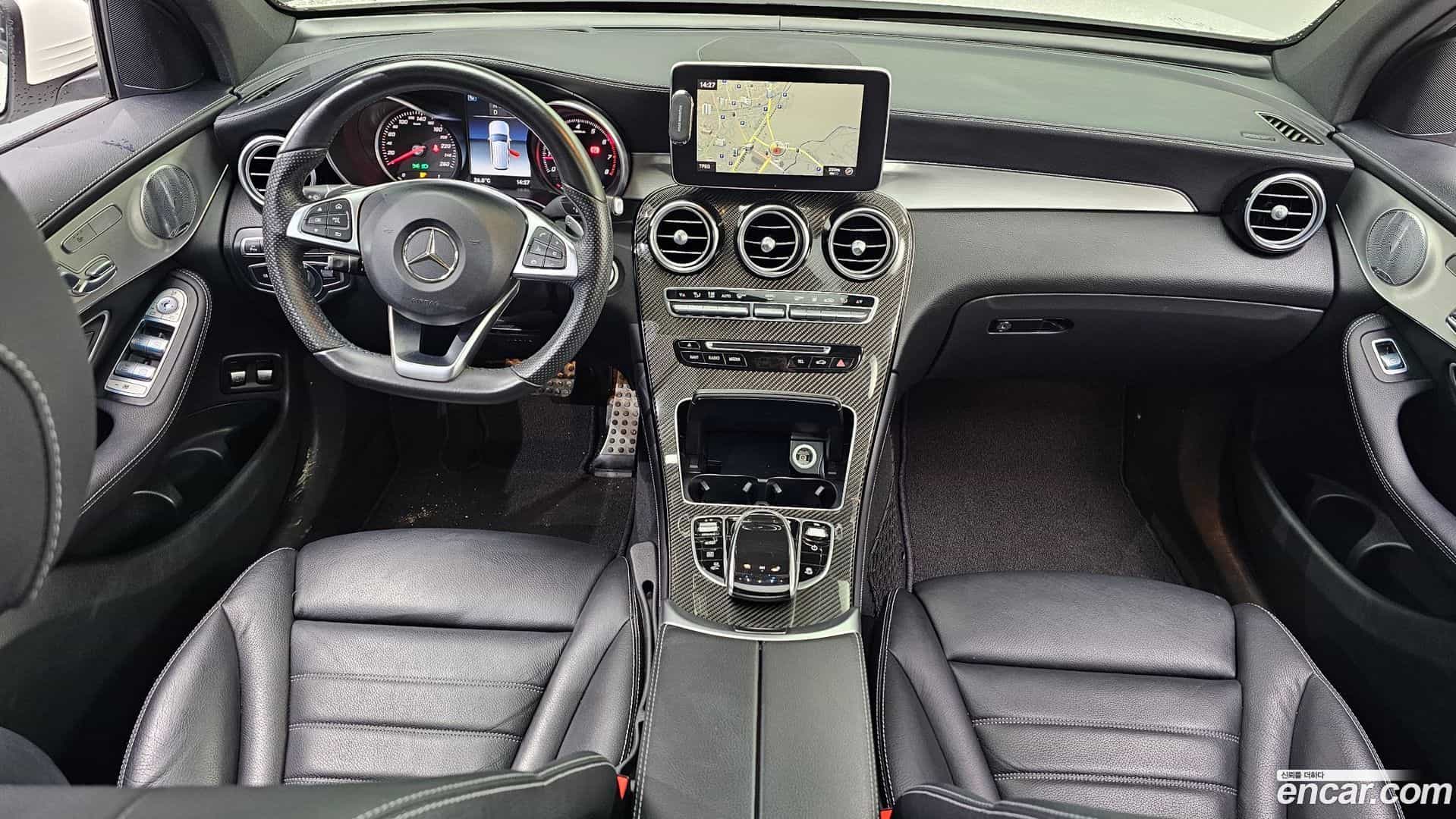 GLC-Class Mercedes-Benz 2018.11-INNER-007