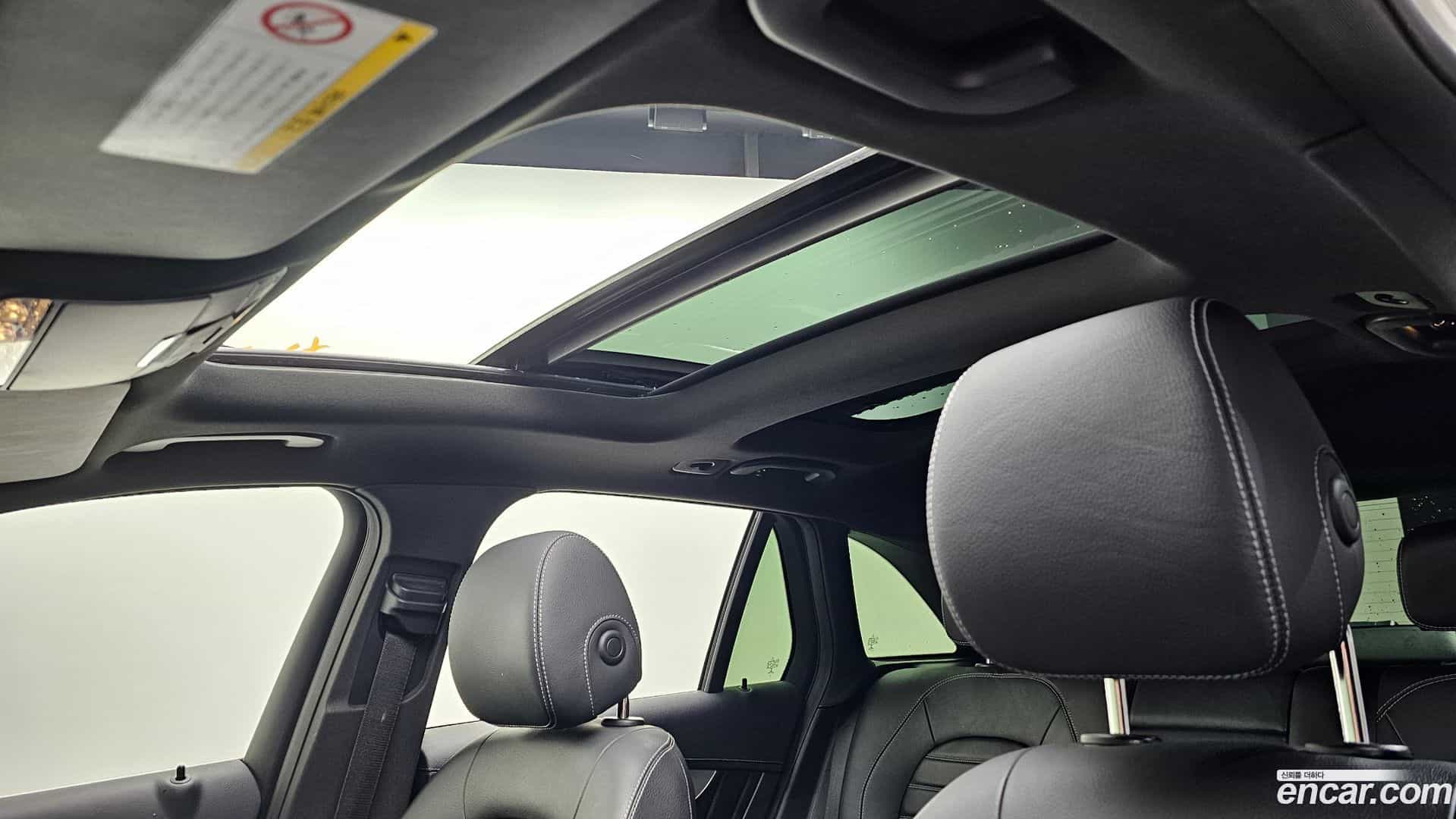 GLC-Class Mercedes-Benz 2018.11-OPTION-023