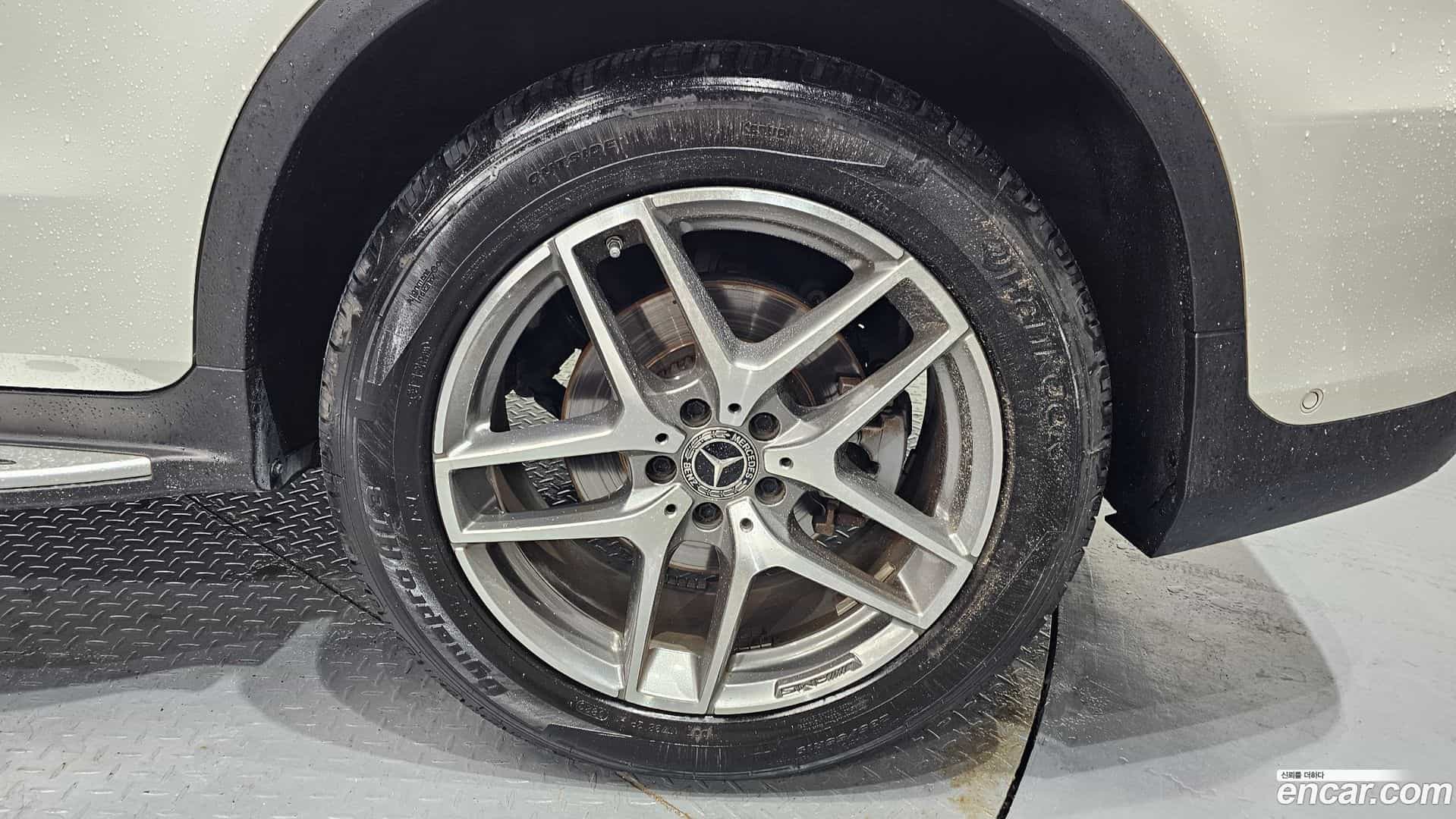 GLC-Class Mercedes-Benz 2018.11-OUTER-031