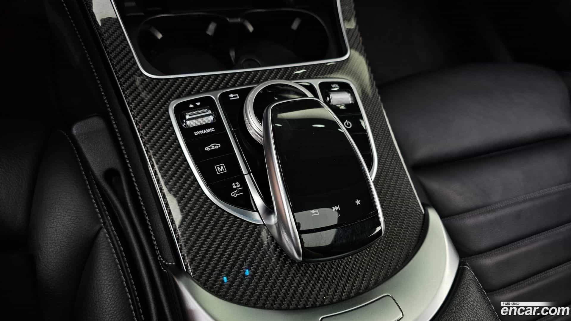 GLC-Class Mercedes-Benz 2018.11-OPTION-040