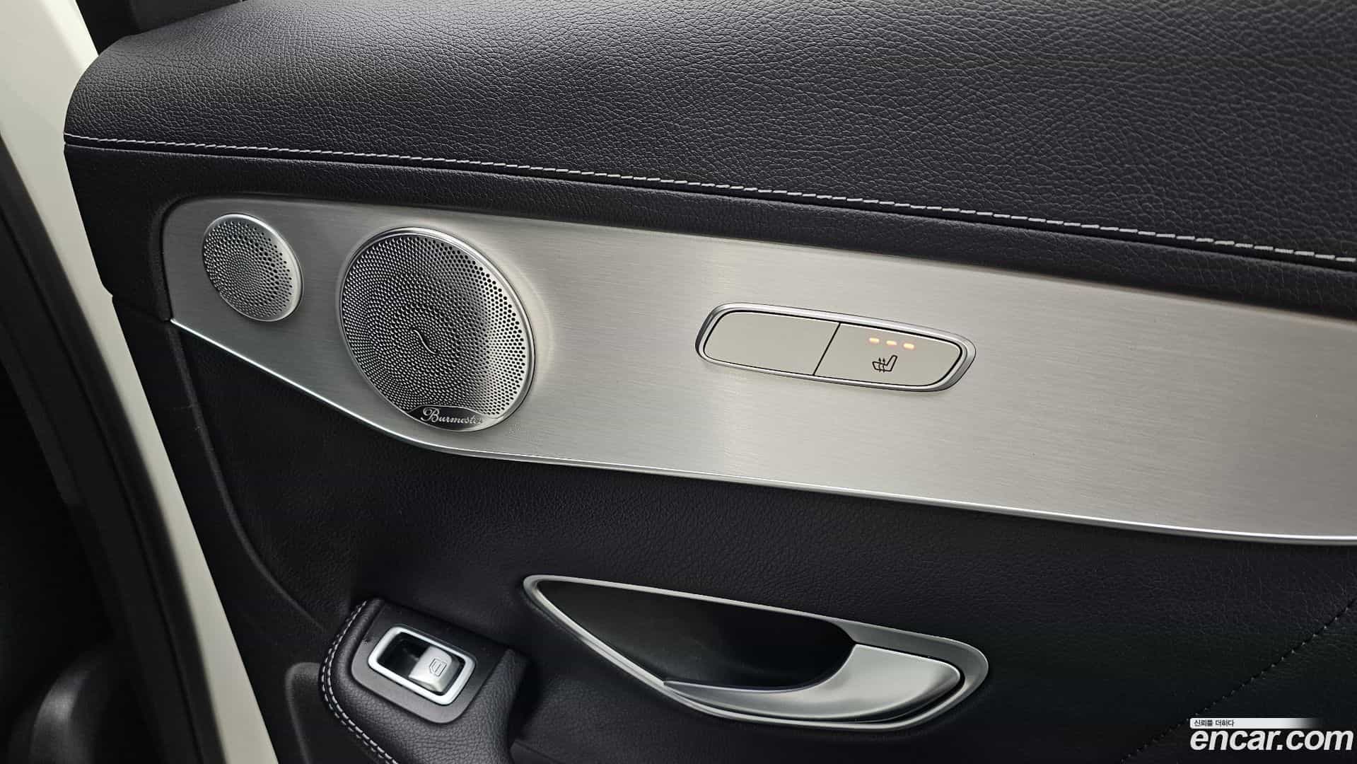 GLC-Class Mercedes-Benz 2018.11-OPTION-041