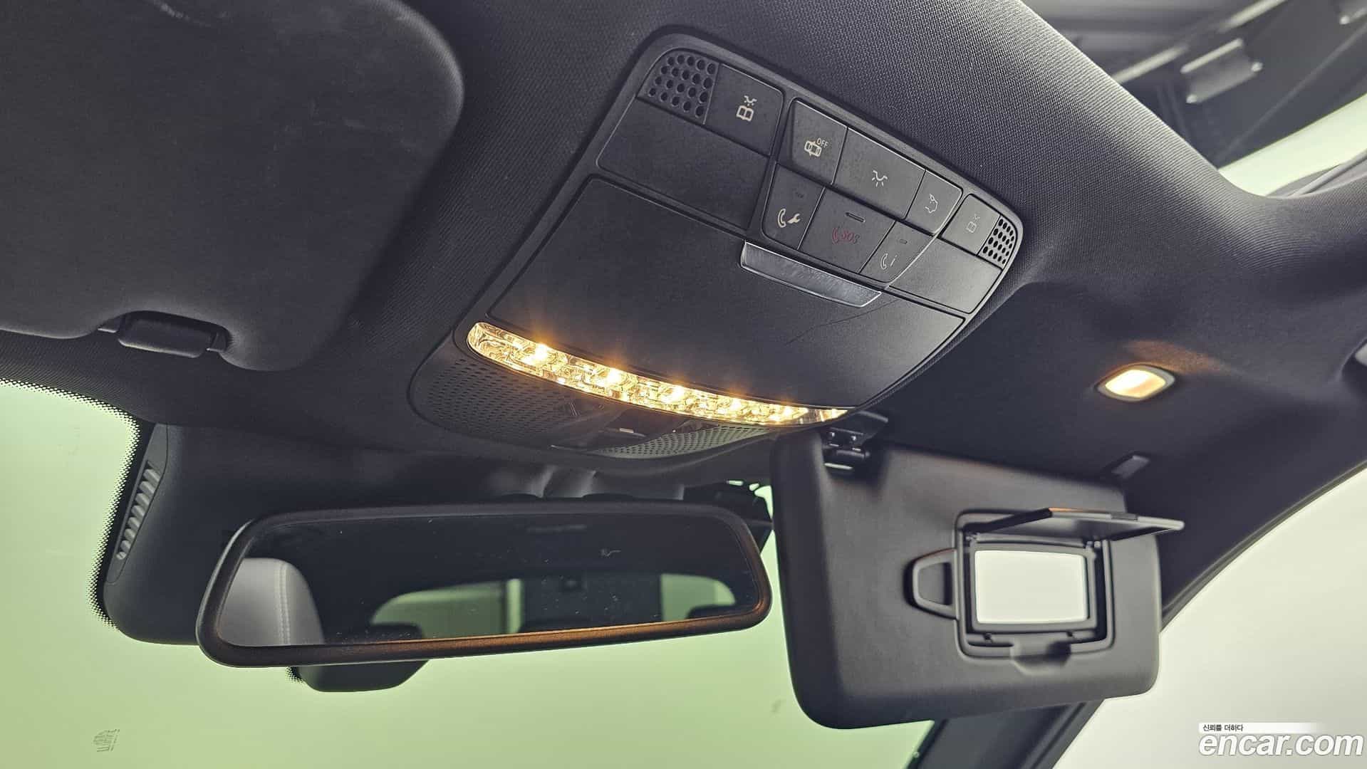 GLC-Class Mercedes-Benz 2018.11-OPTION-043