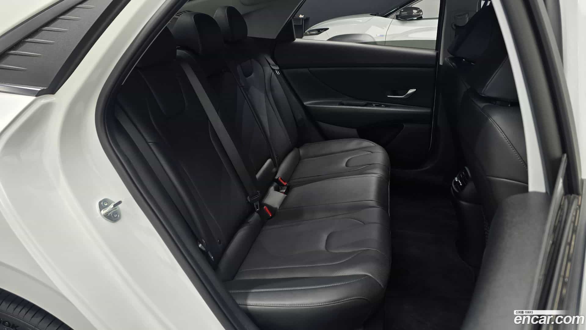 AVANTE Hyundai 2023.2-INNER-036