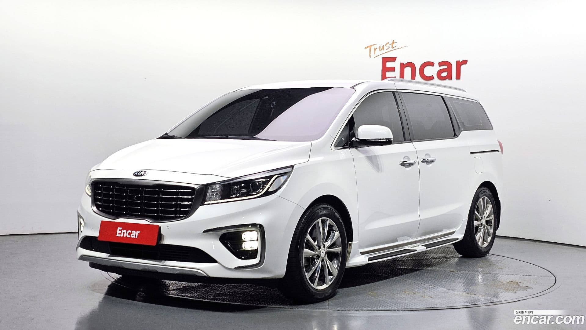 Main__Slider__Photo:Canival Kia 2019.4-0