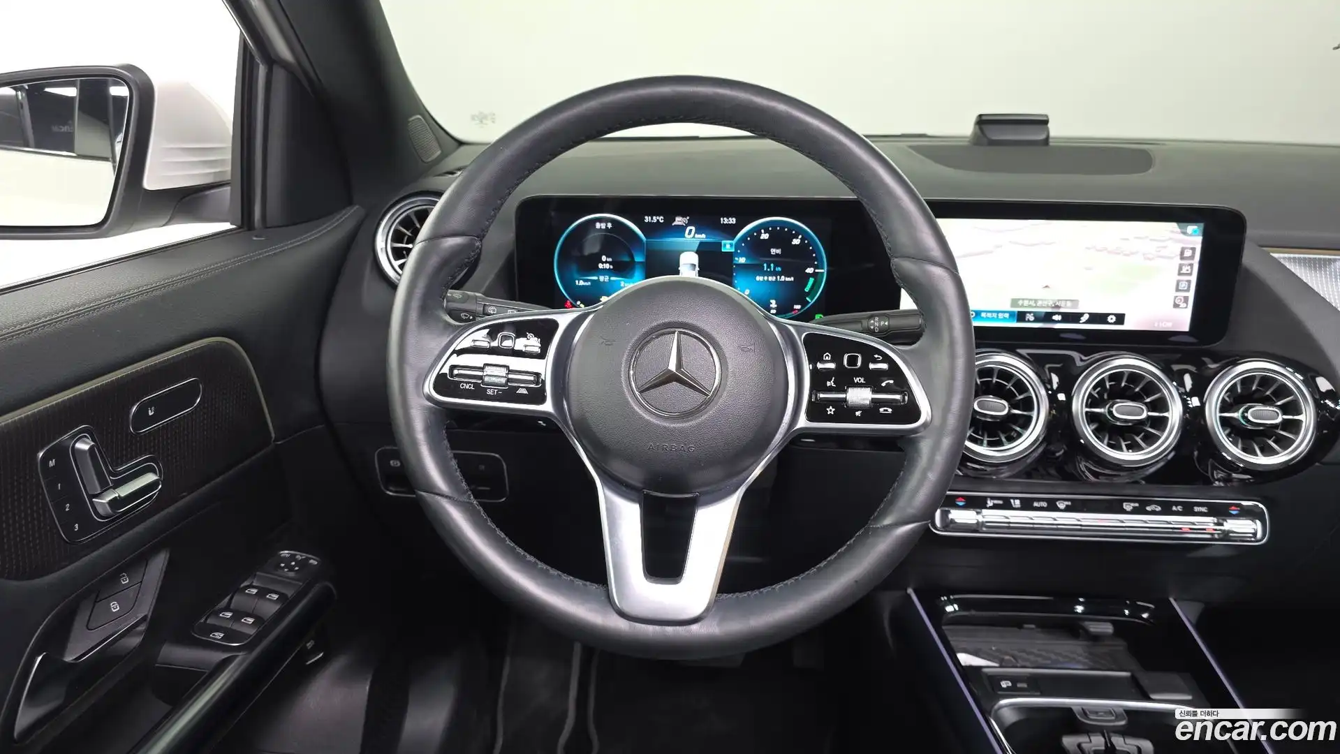 GLA-Class Mercedes-Benz 2021.7-OPTION-017