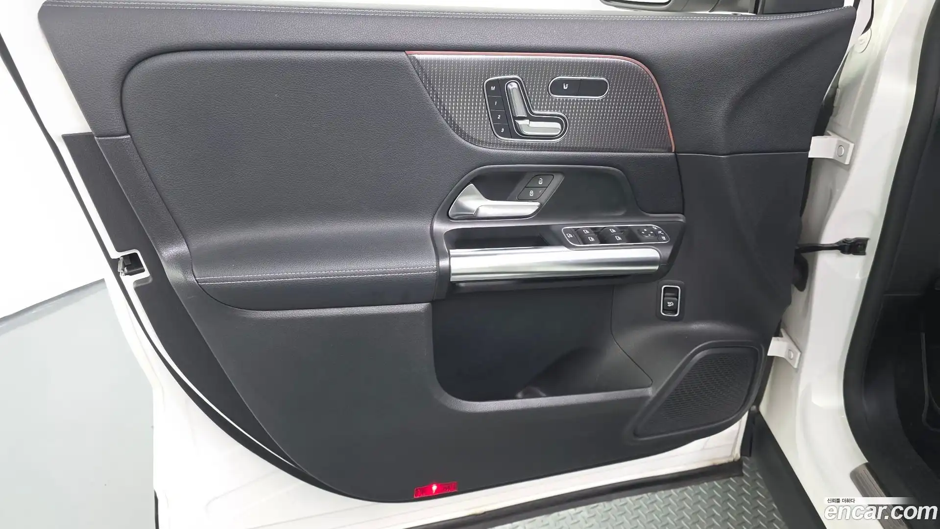 GLA-Class Mercedes-Benz 2021.7-INNER-034