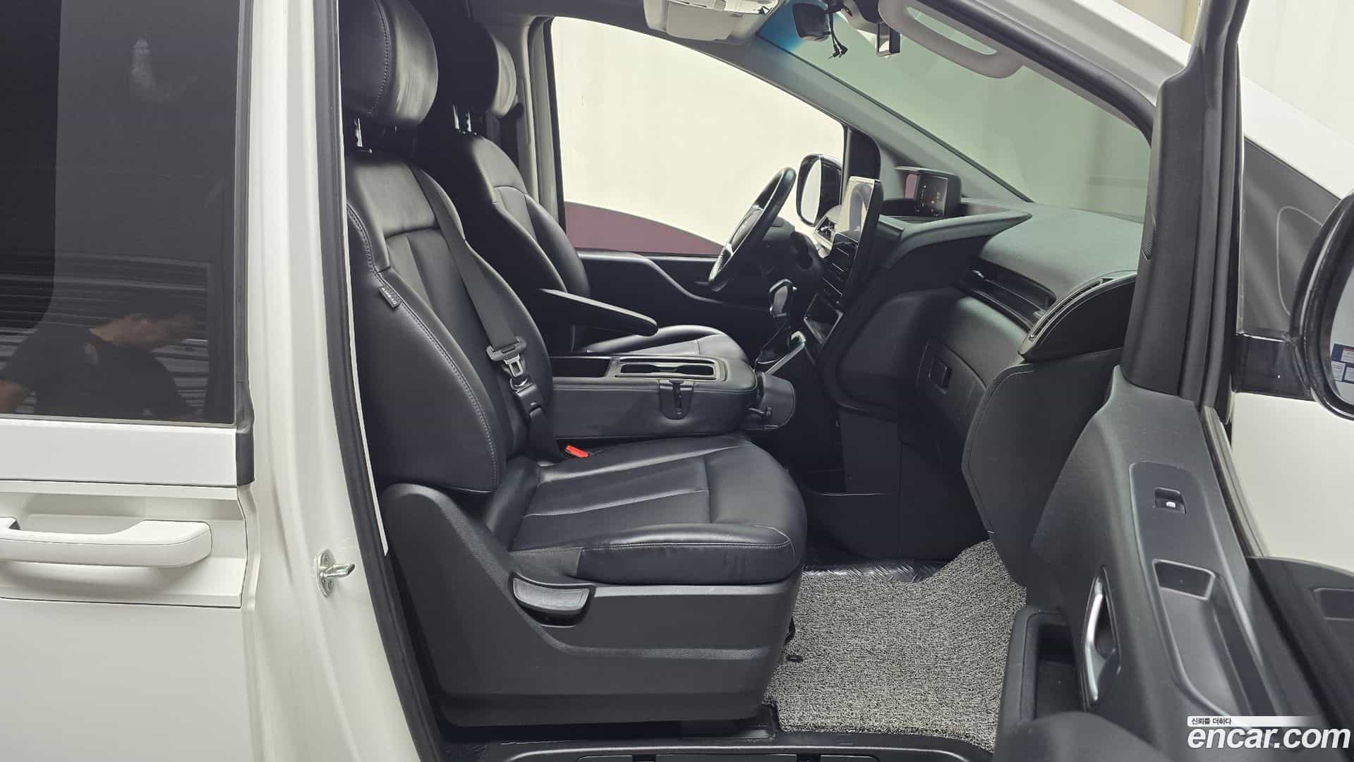 Staria Hyundai 2023.3-OPTION-015