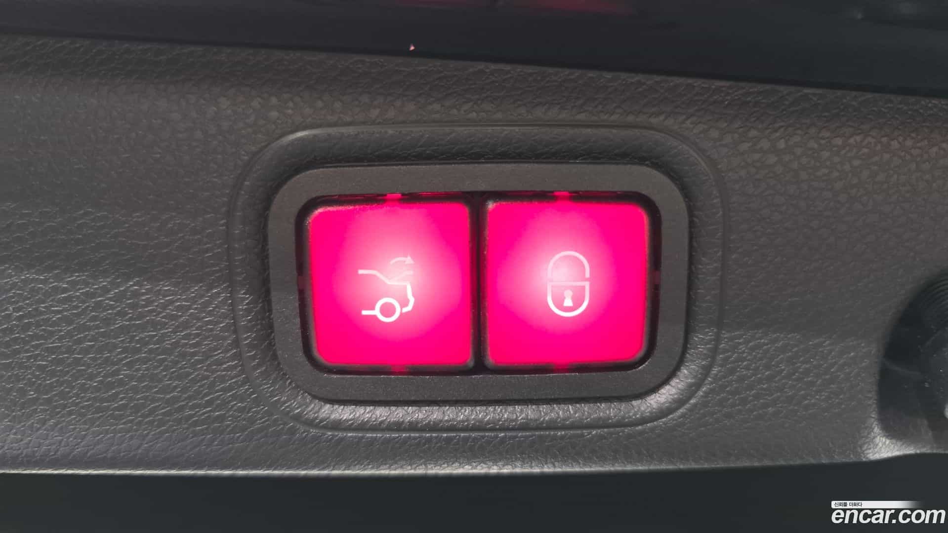 E-Class Mercedes-Benz 2018.5-OPTION-024