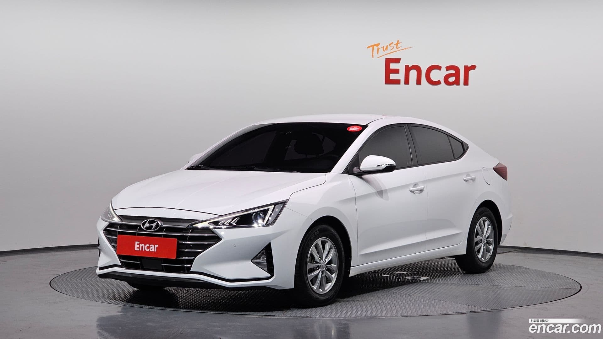 Main__Slider__Photo:AVANTE Hyundai 2019.10-0