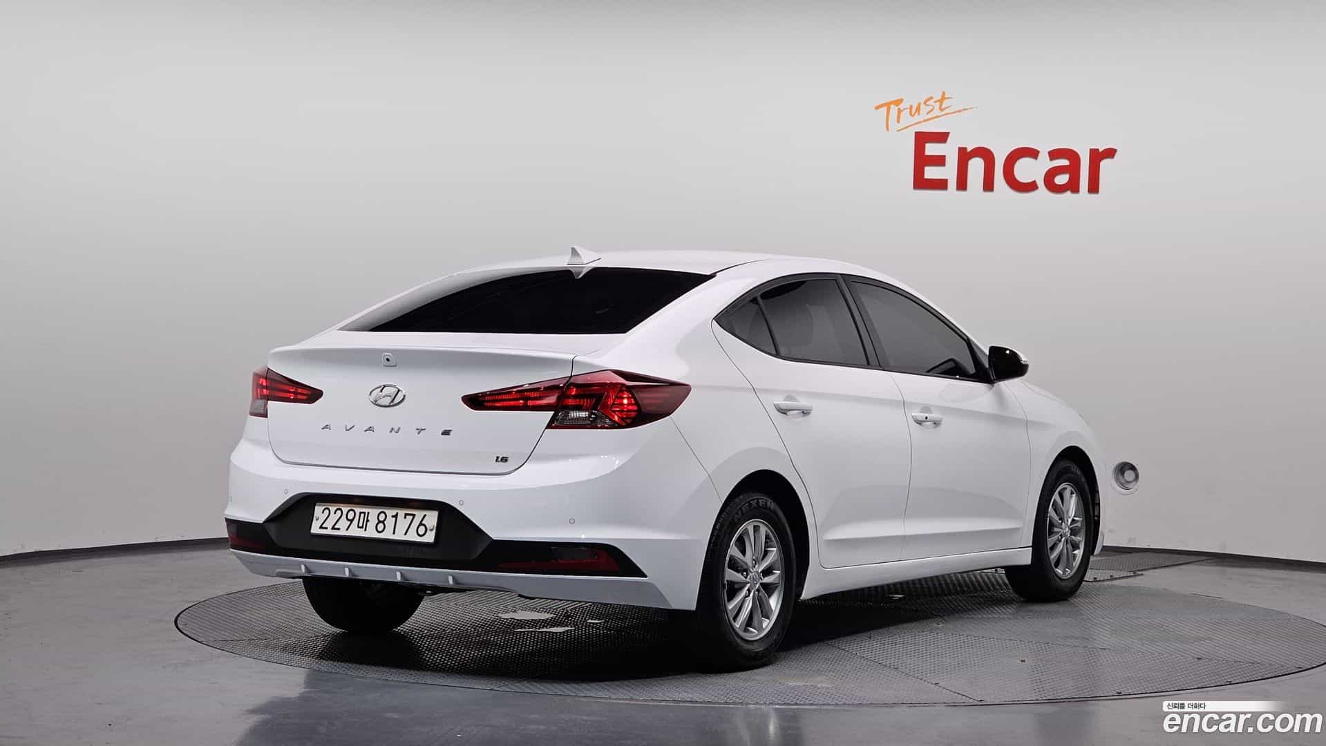 AVANTE Hyundai 2019.10-OUTER-002