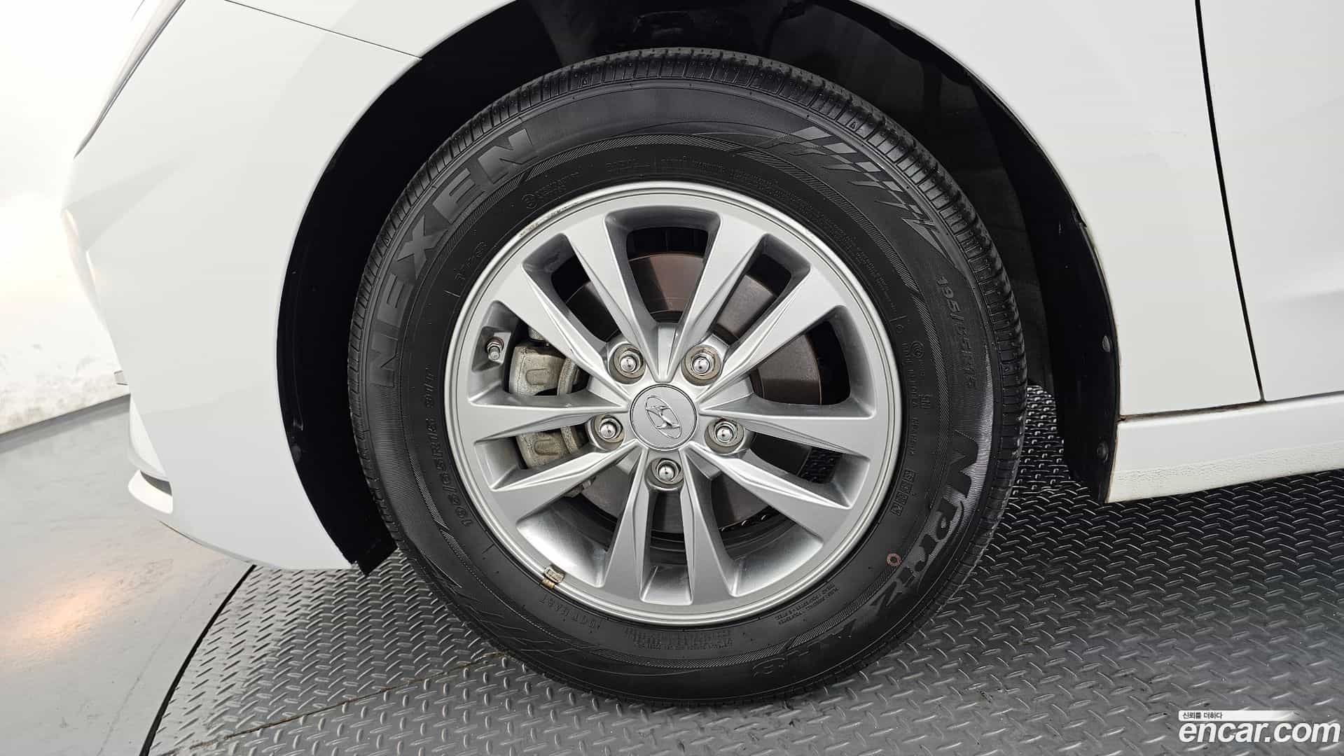 AVANTE Hyundai 2019.10-OUTER-005