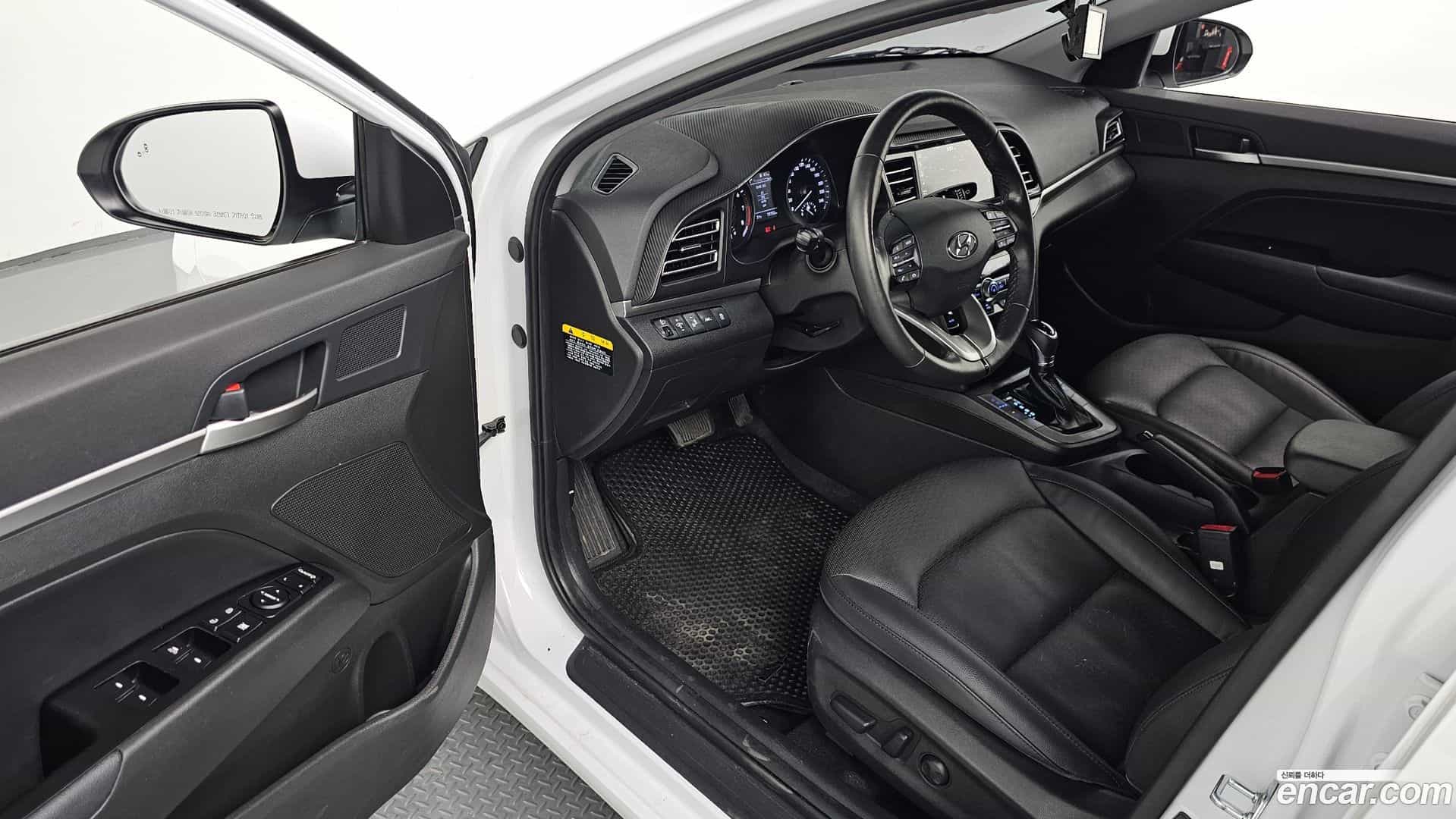 AVANTE Hyundai 2019.10-INNER-010