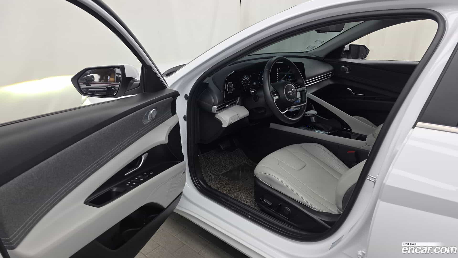 AVANTE Hyundai 2022.0-INNER-010