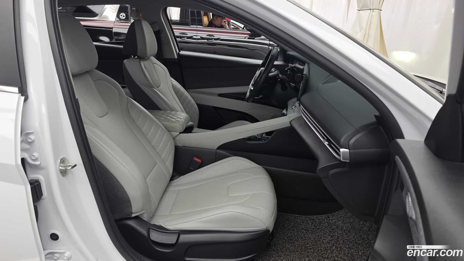 AVANTE Hyundai 2022.0-OPTION-015