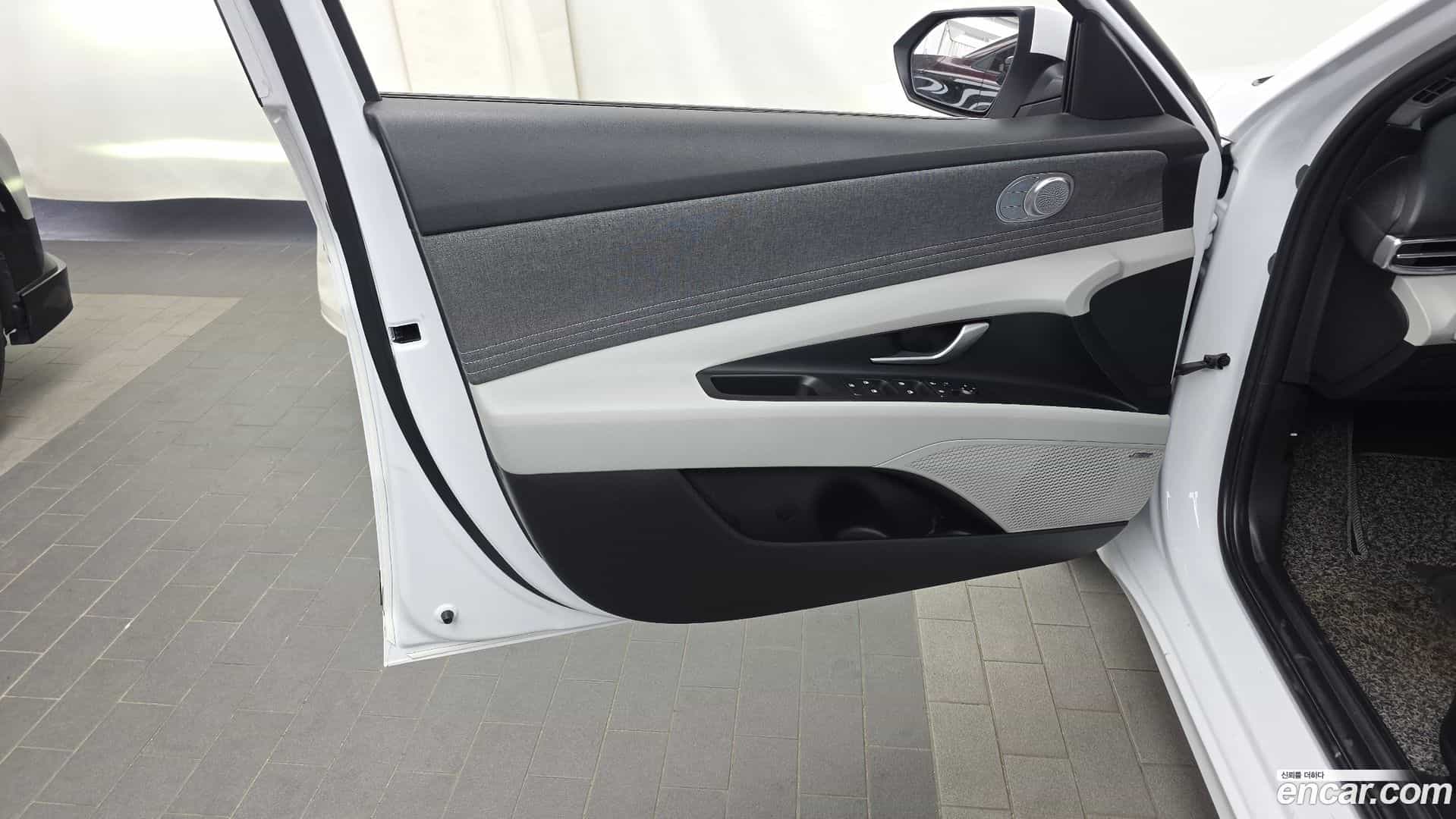AVANTE Hyundai 2022.0-INNER-034