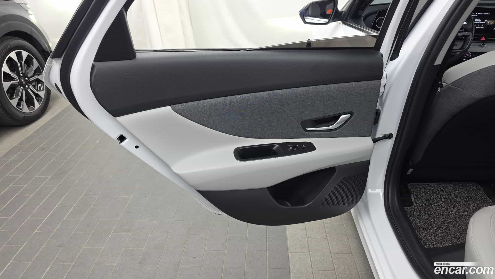 AVANTE Hyundai 2022.0-INNER-035