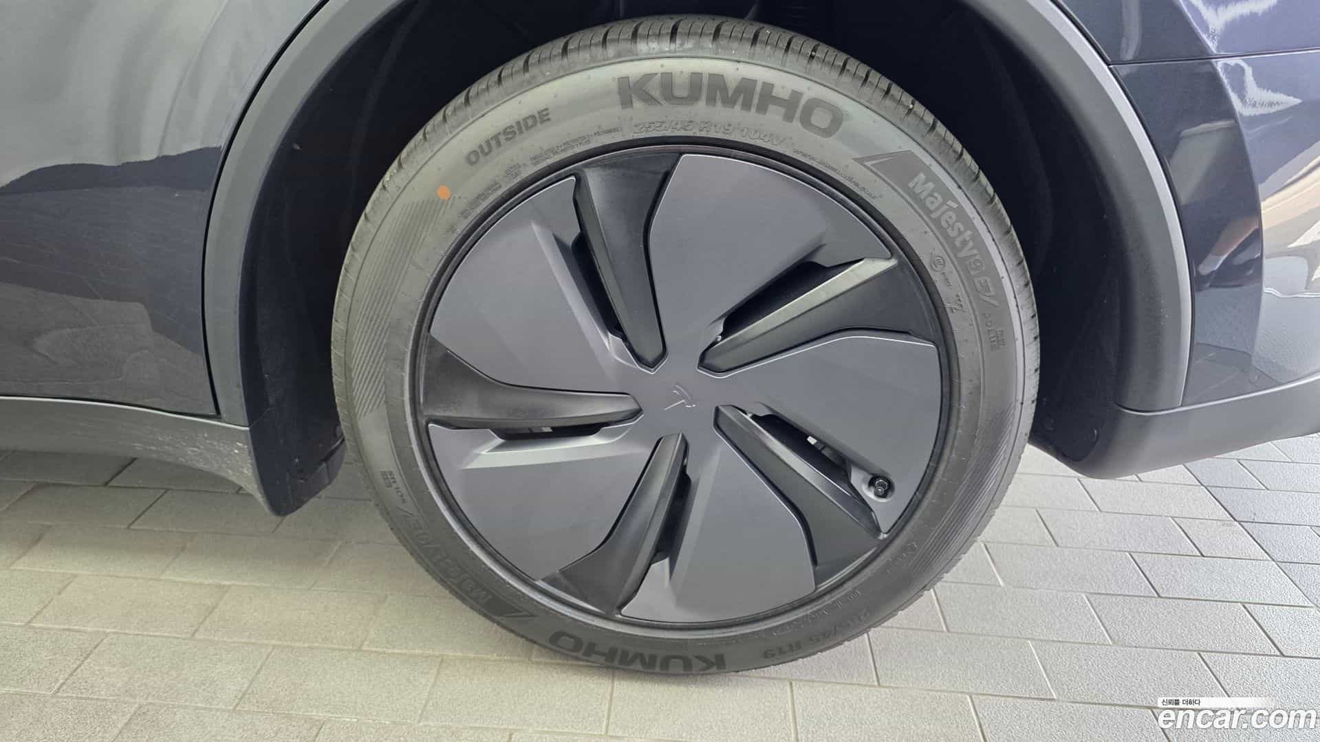 Model Y Tesla 2026.1-OUTER-031
