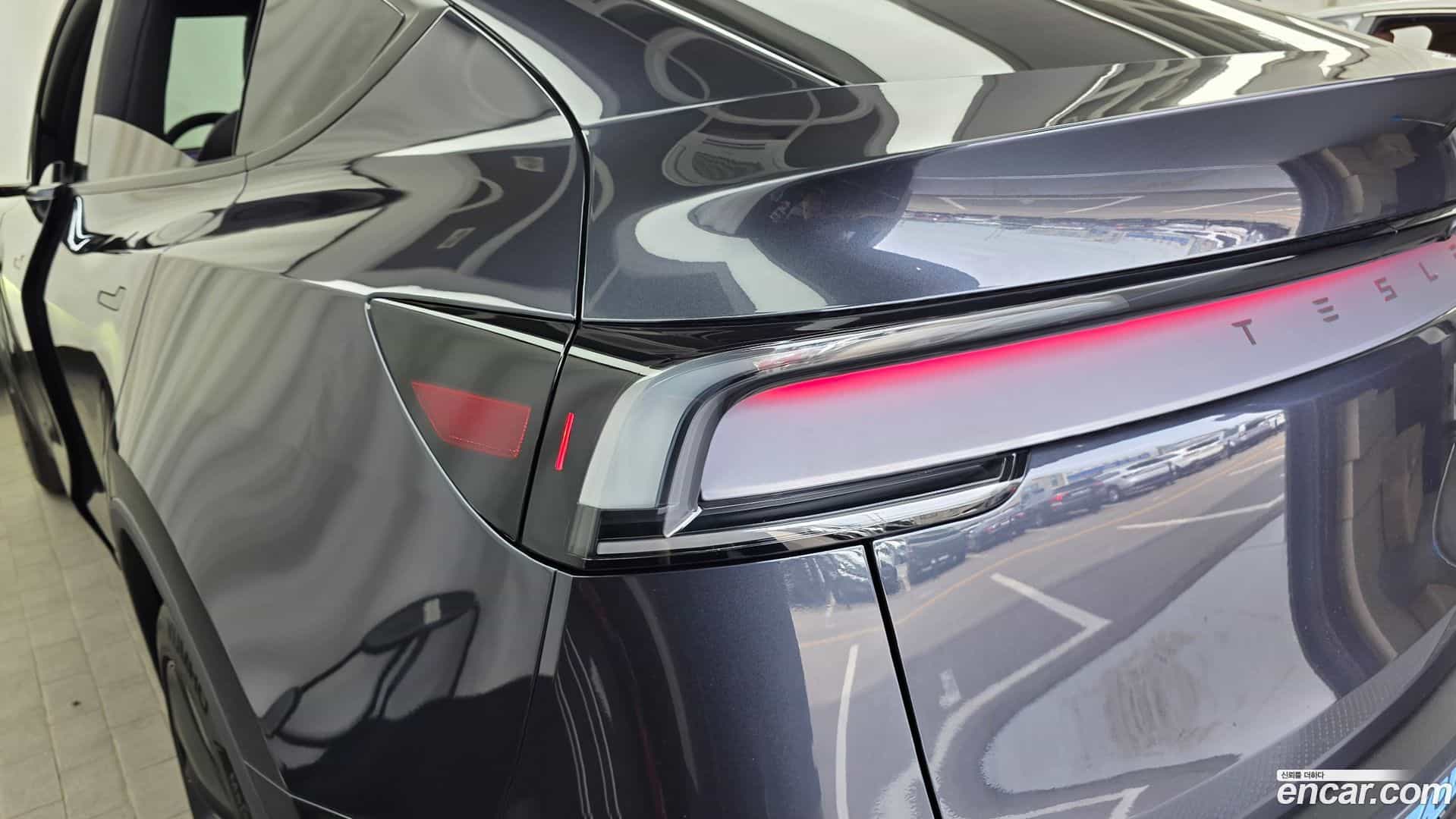 Model Y Tesla 2026.1-OUTER-033
