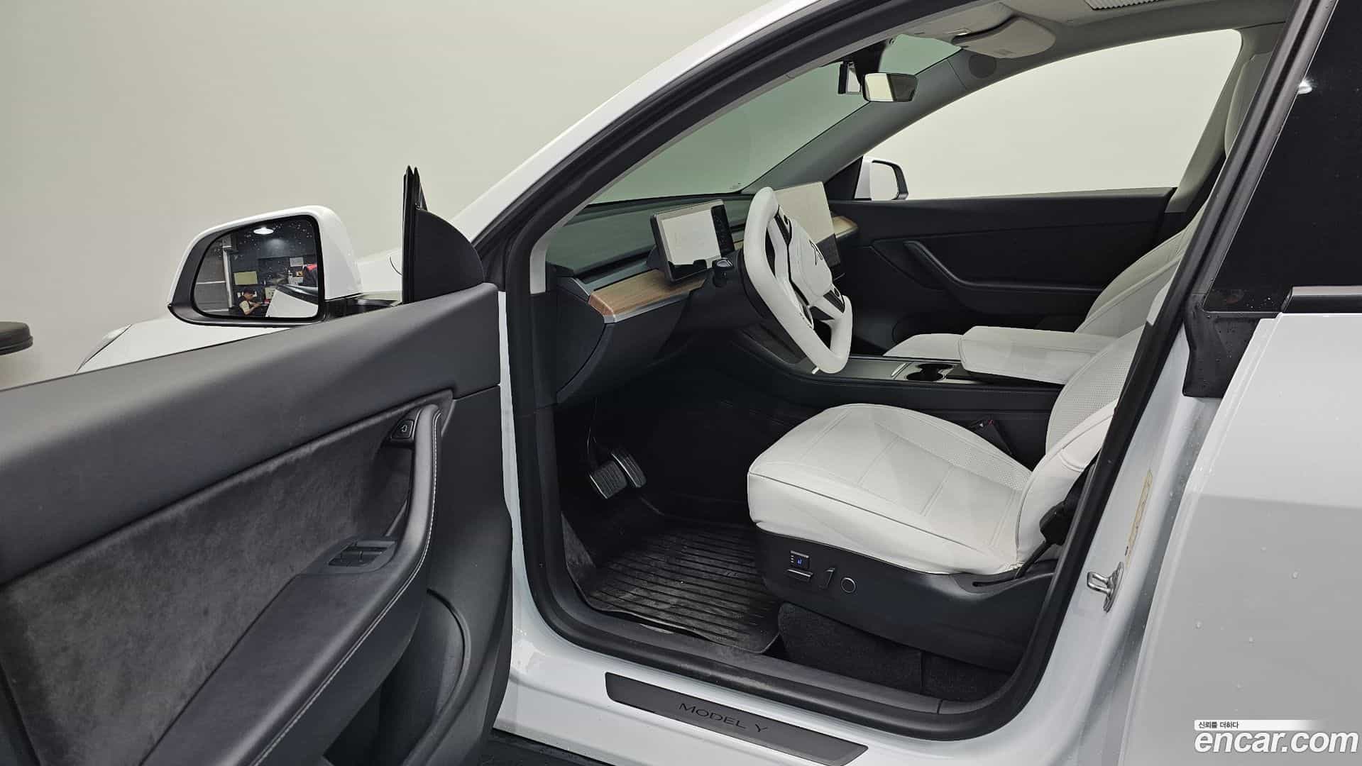 Model Y Tesla 2021.4-INNER-010