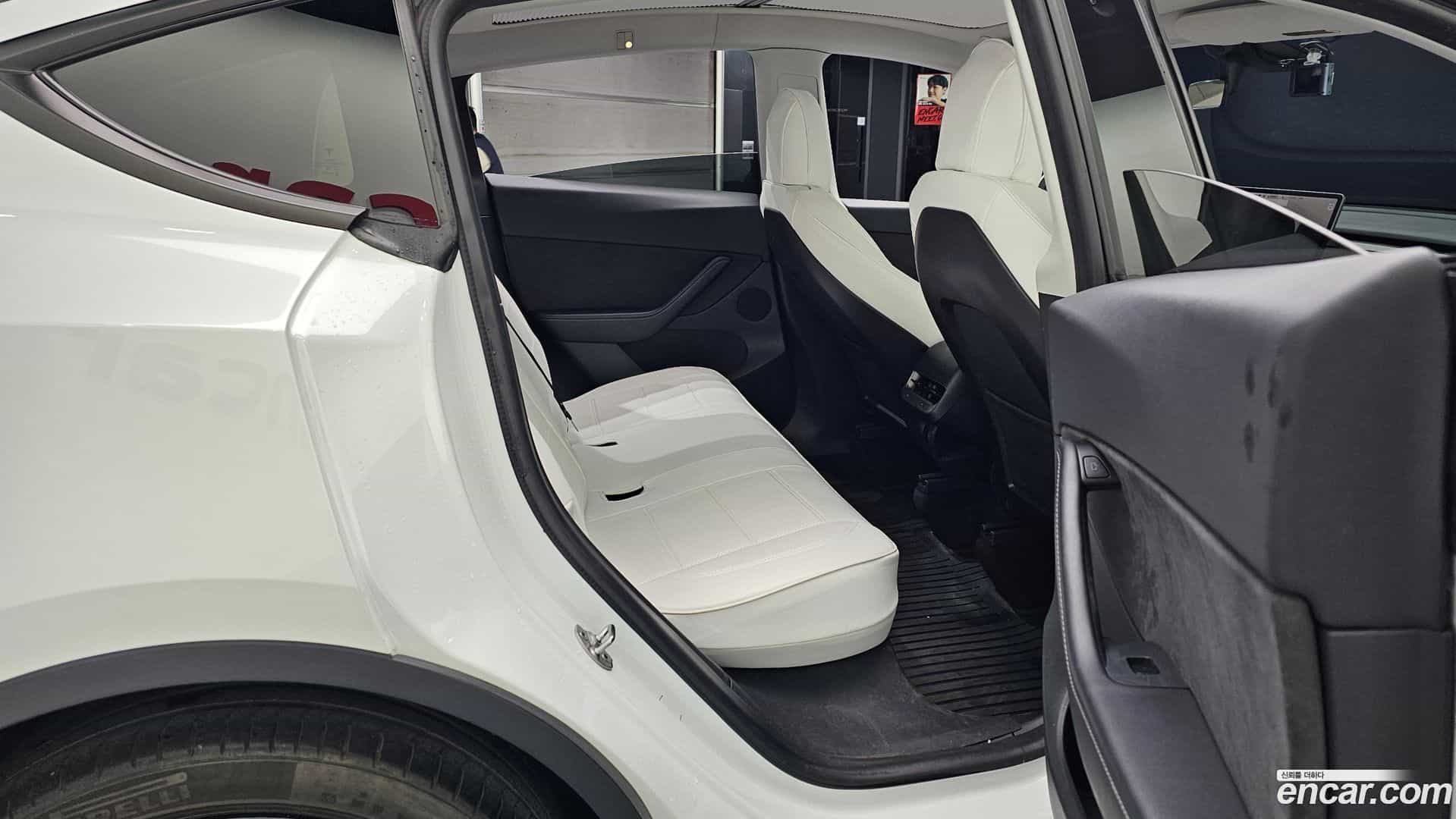 Model Y Tesla 2021.4-OPTION-016