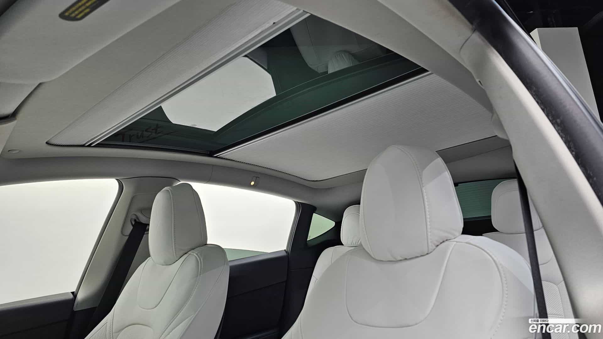 Model Y Tesla 2021.4-OPTION-023