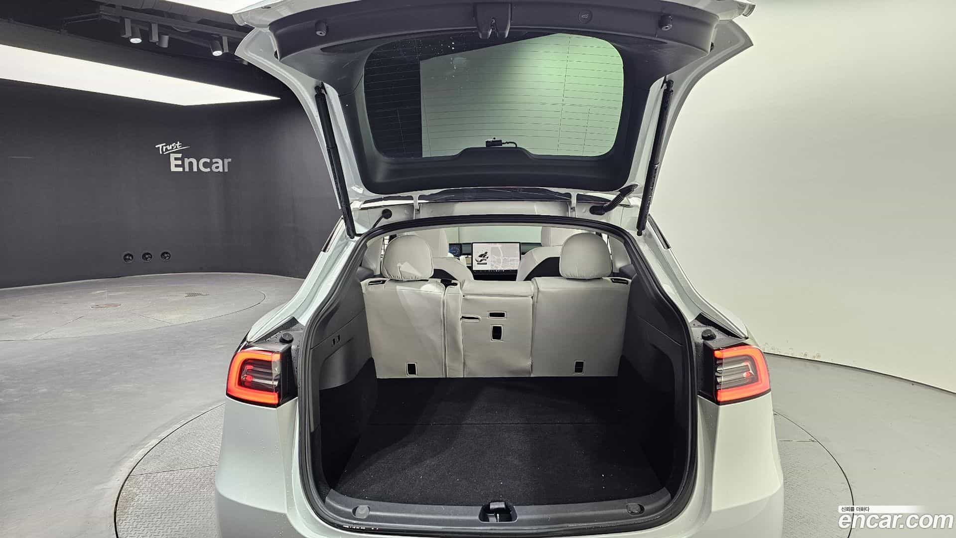 Model Y Tesla 2021.4-OPTION-024