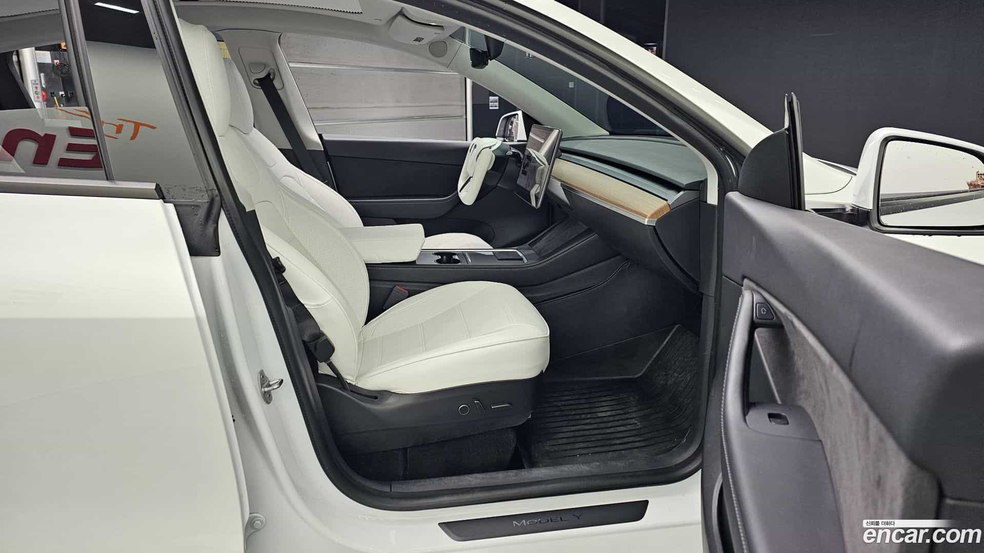 Model Y Tesla 2021.4-INNER-036
