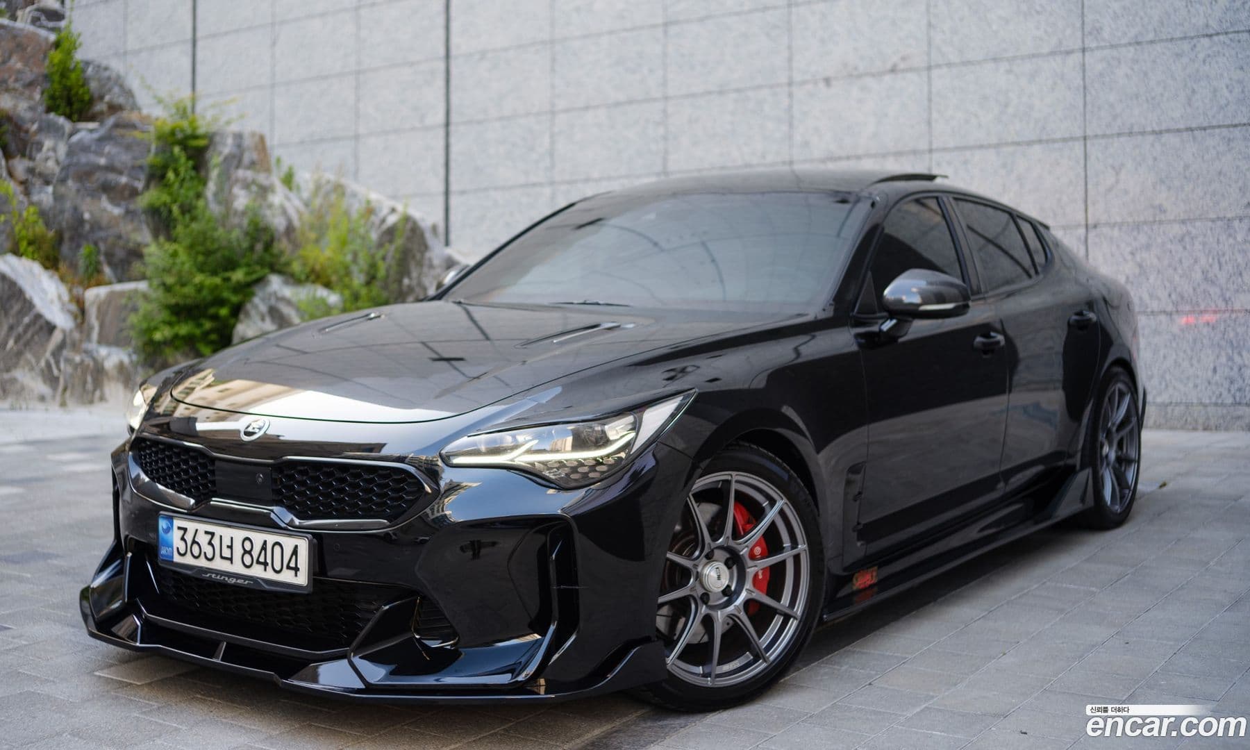 Main__Slider__Photo:Stinger Kia 2017.6-0