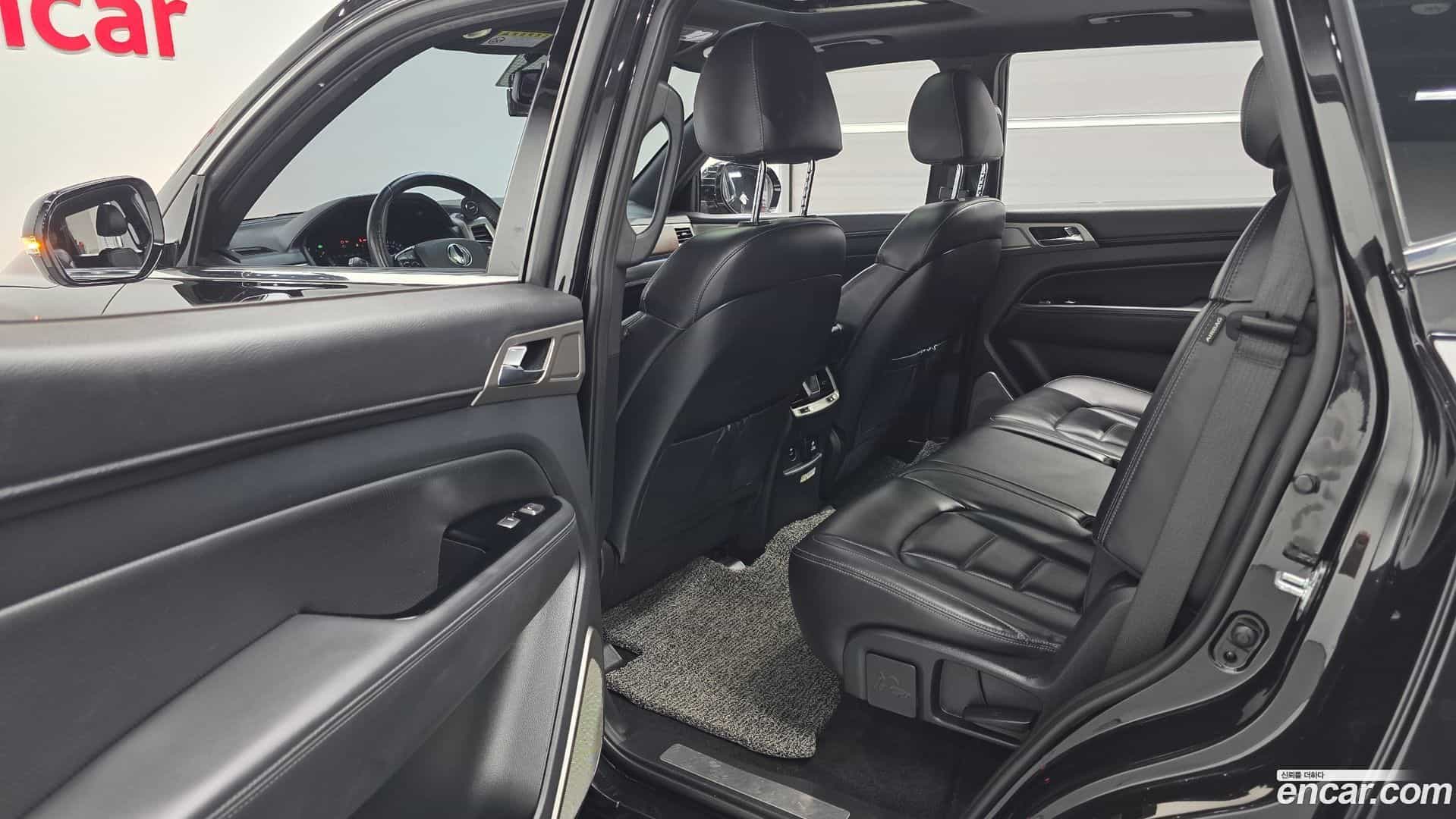 Rexton KG Mobility 2017.10-INNER-036