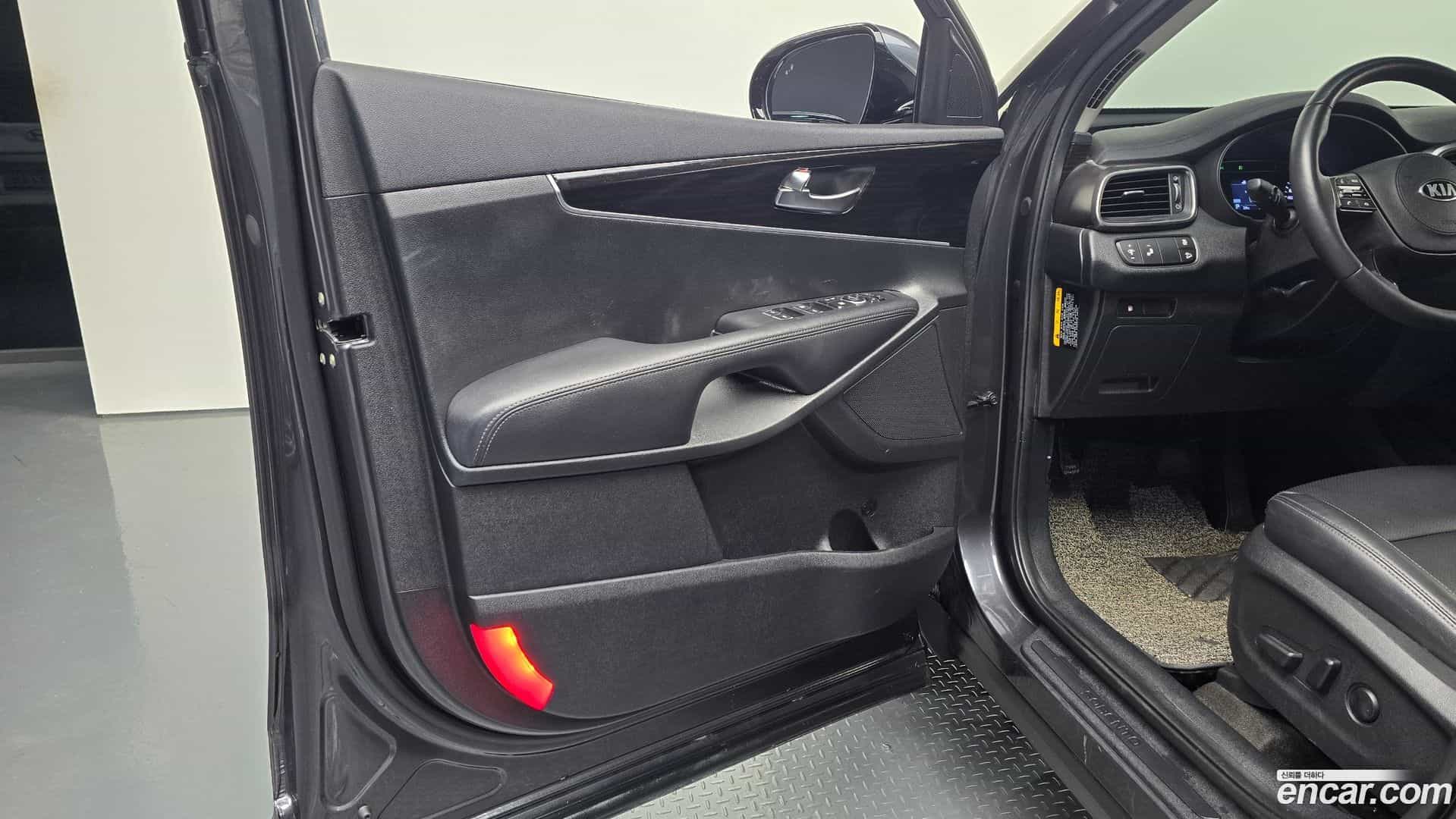 Sorento Kia 2019.2-INNER-034