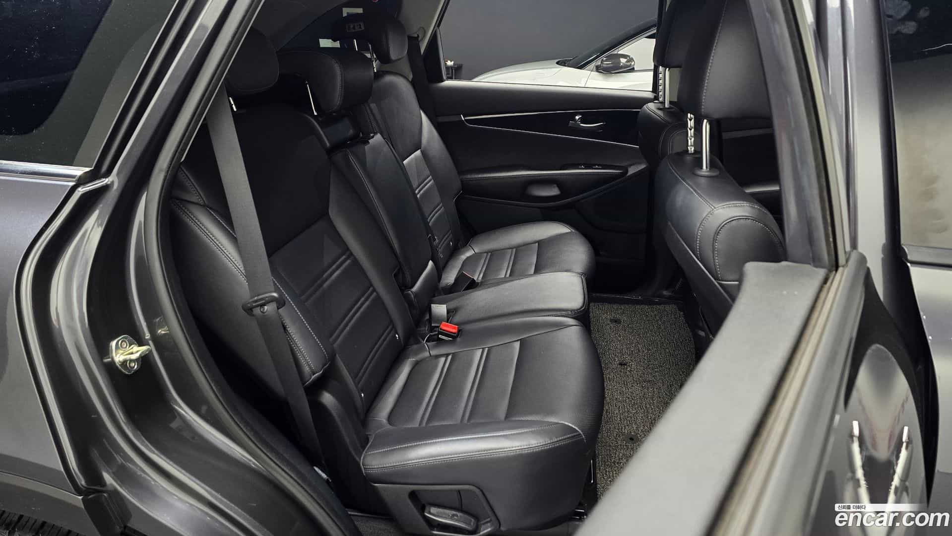 Sorento Kia 2019.2-INNER-036