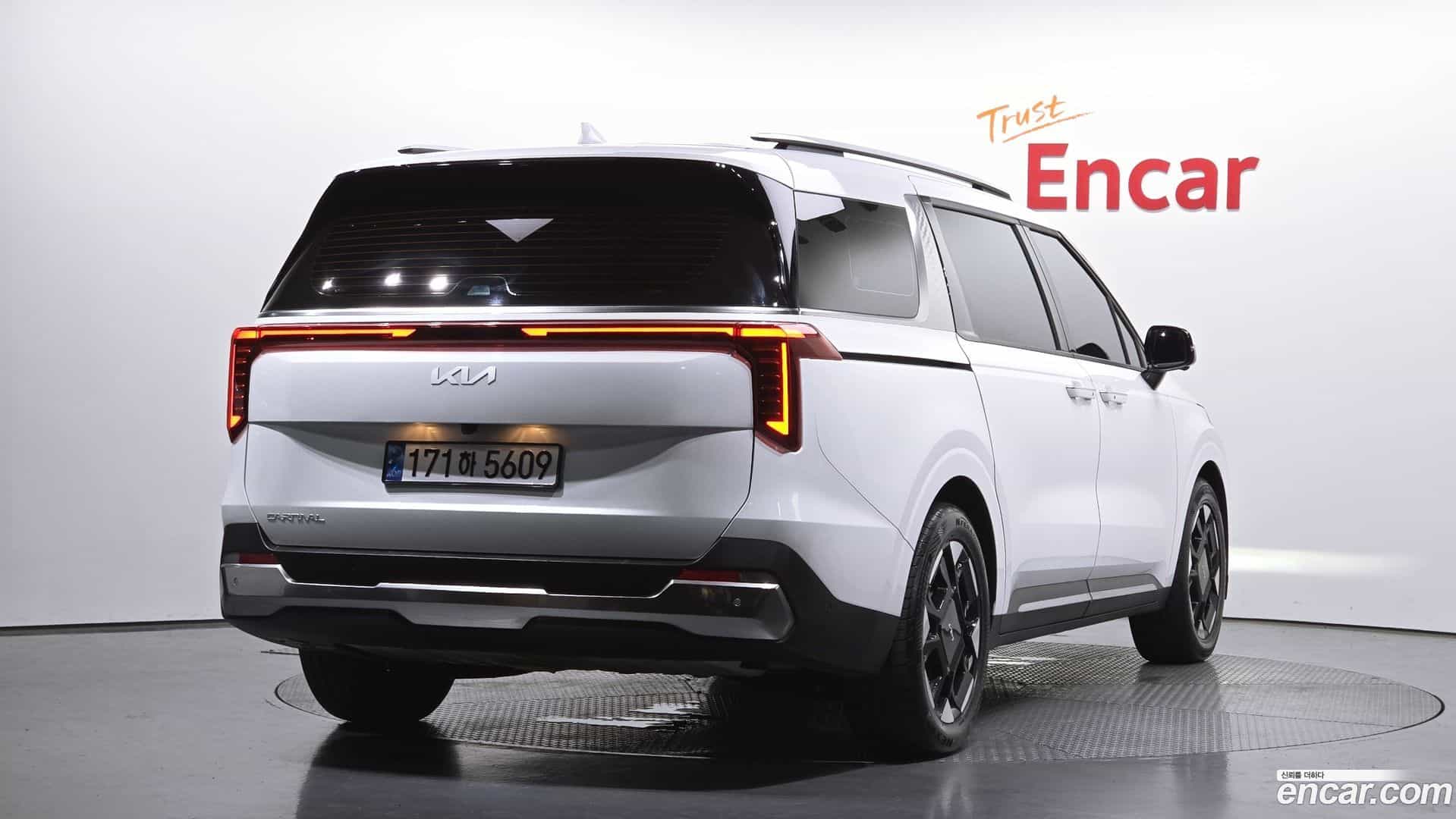 Canival Kia 2023.11-OUTER-002