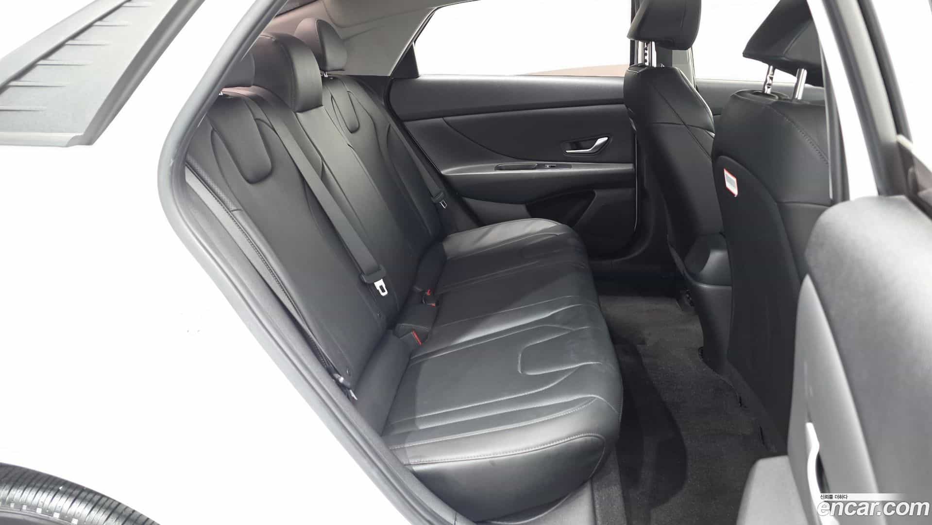 AVANTE Hyundai 2021.7-OPTION-015