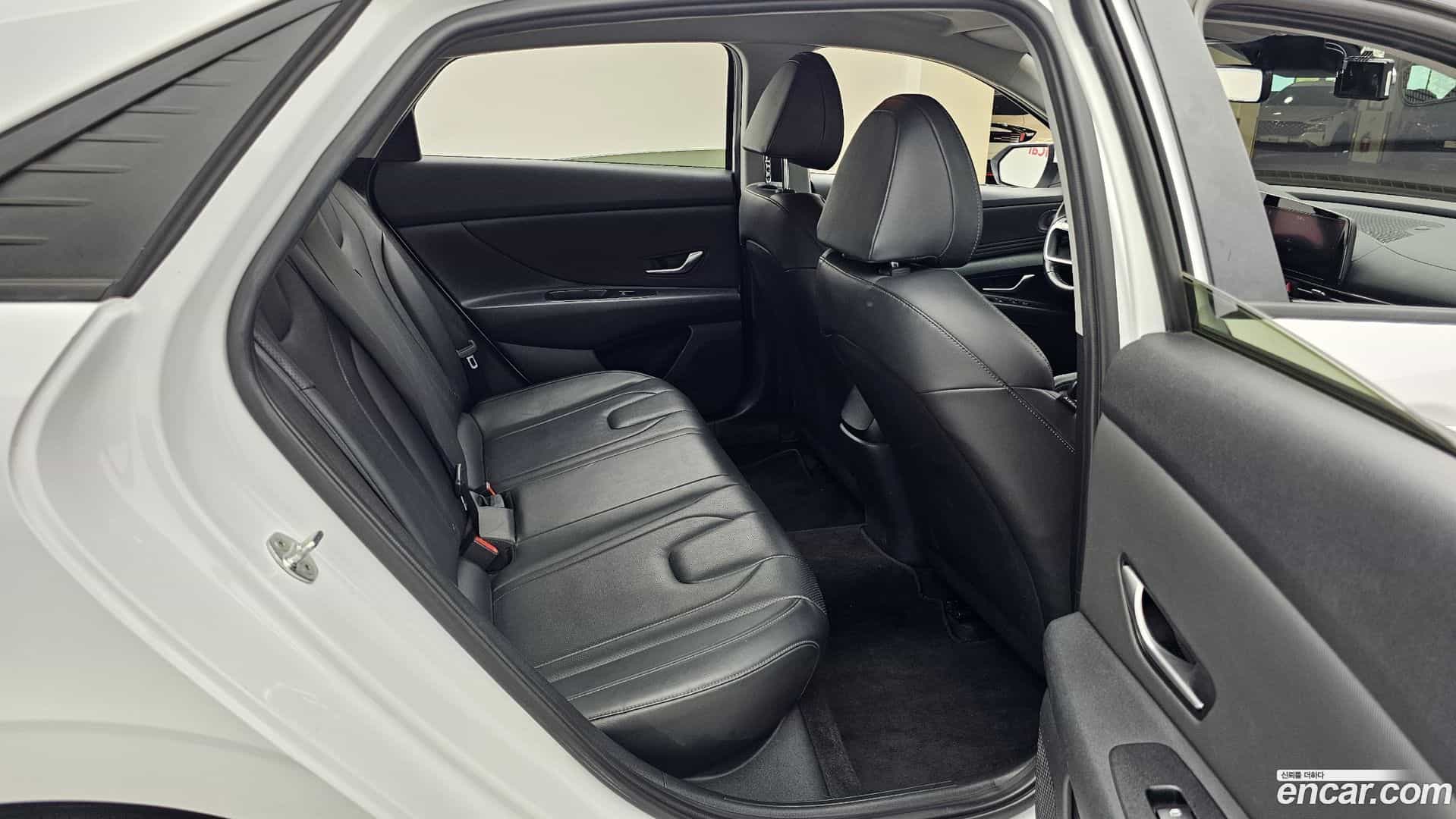 AVANTE Hyundai 2020.6-OPTION-016