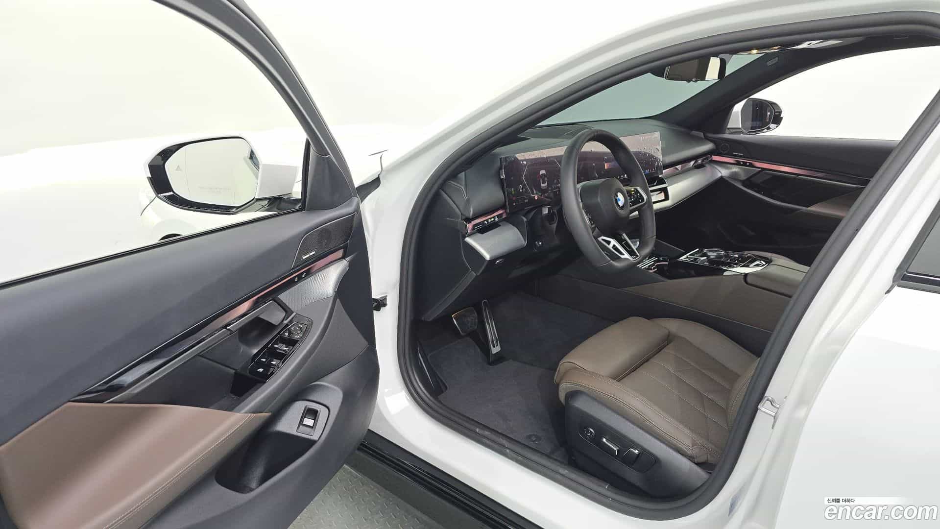5-Series BMW 2025.8-INNER-010