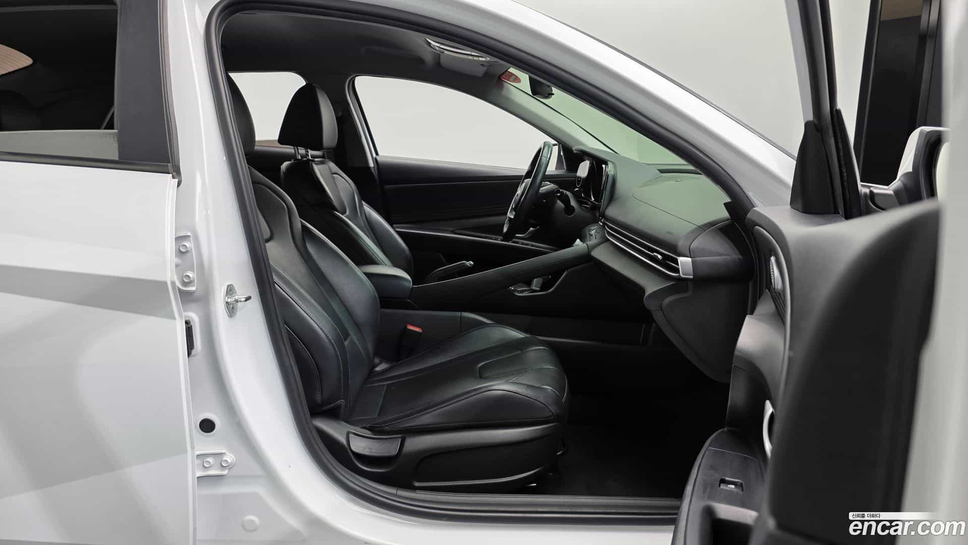 AVANTE Hyundai 2022.3-OPTION-015