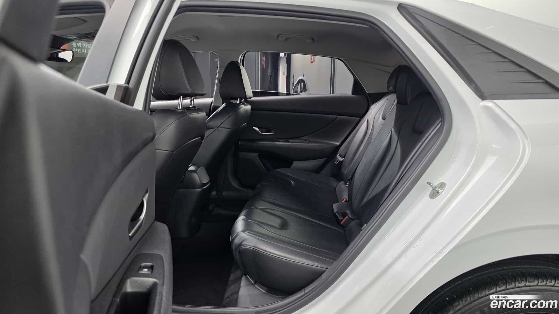 AVANTE Hyundai 2022.3-OPTION-016