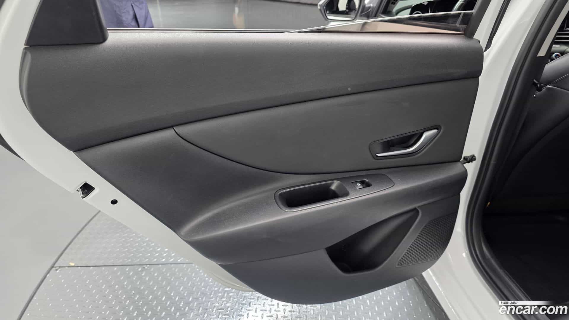 AVANTE Hyundai 2022.3-INNER-035