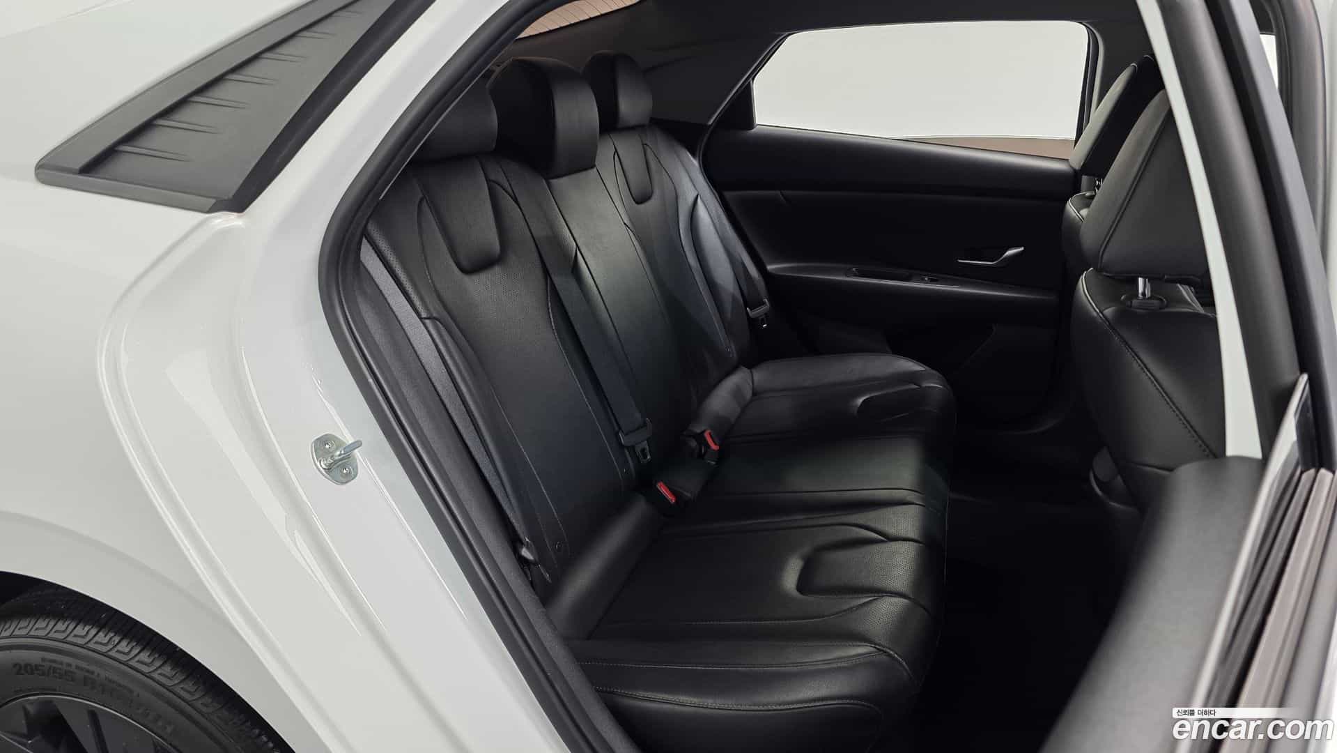 AVANTE Hyundai 2022.3-INNER-036