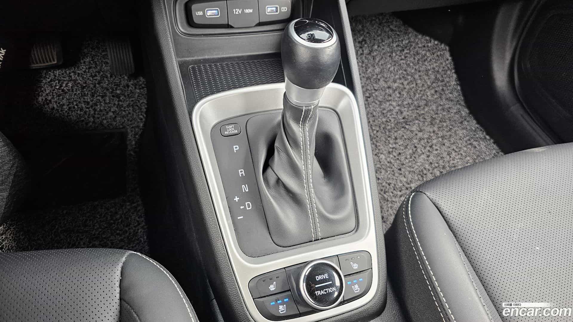 Venue Hyundai 2022.3-INNER-009