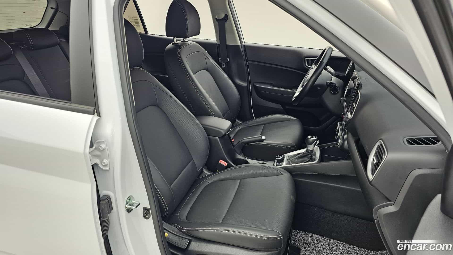 Venue Hyundai 2022.3-OPTION-015