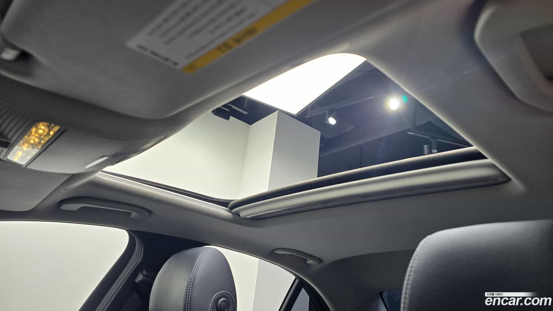 E-Class Mercedes-Benz 2017.8-OPTION-021