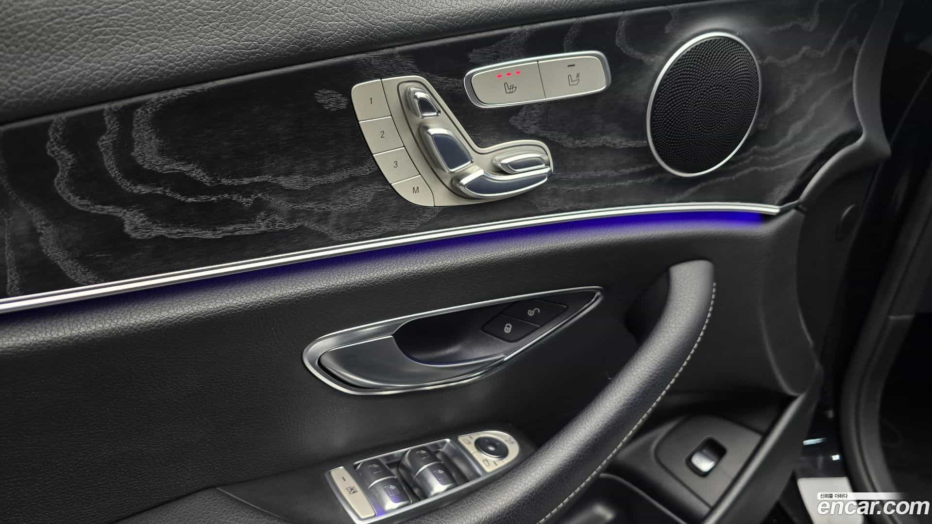 E-Class Mercedes-Benz 2017.8-OPTION-023