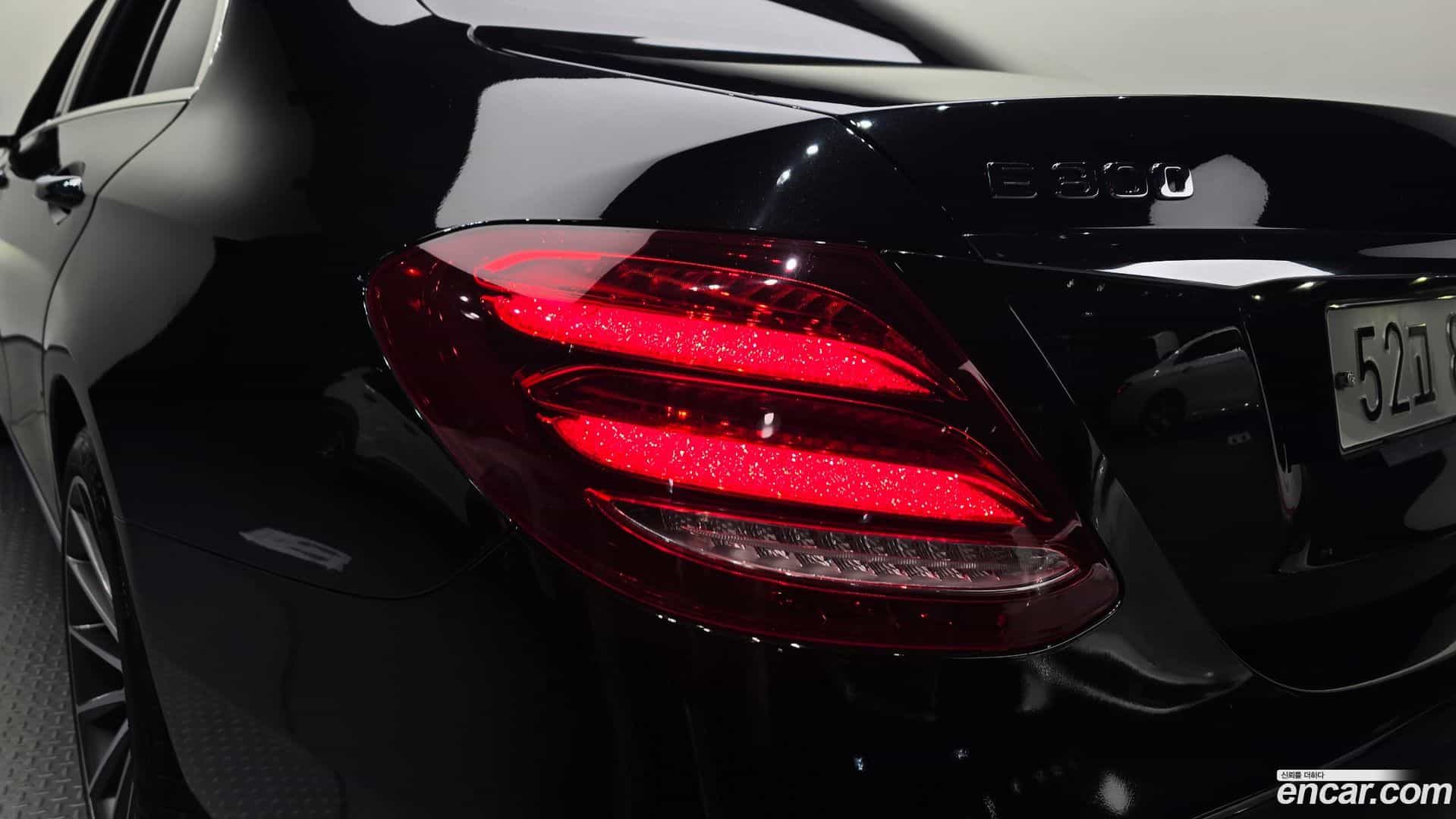 E-Class Mercedes-Benz 2017.8-OUTER-033
