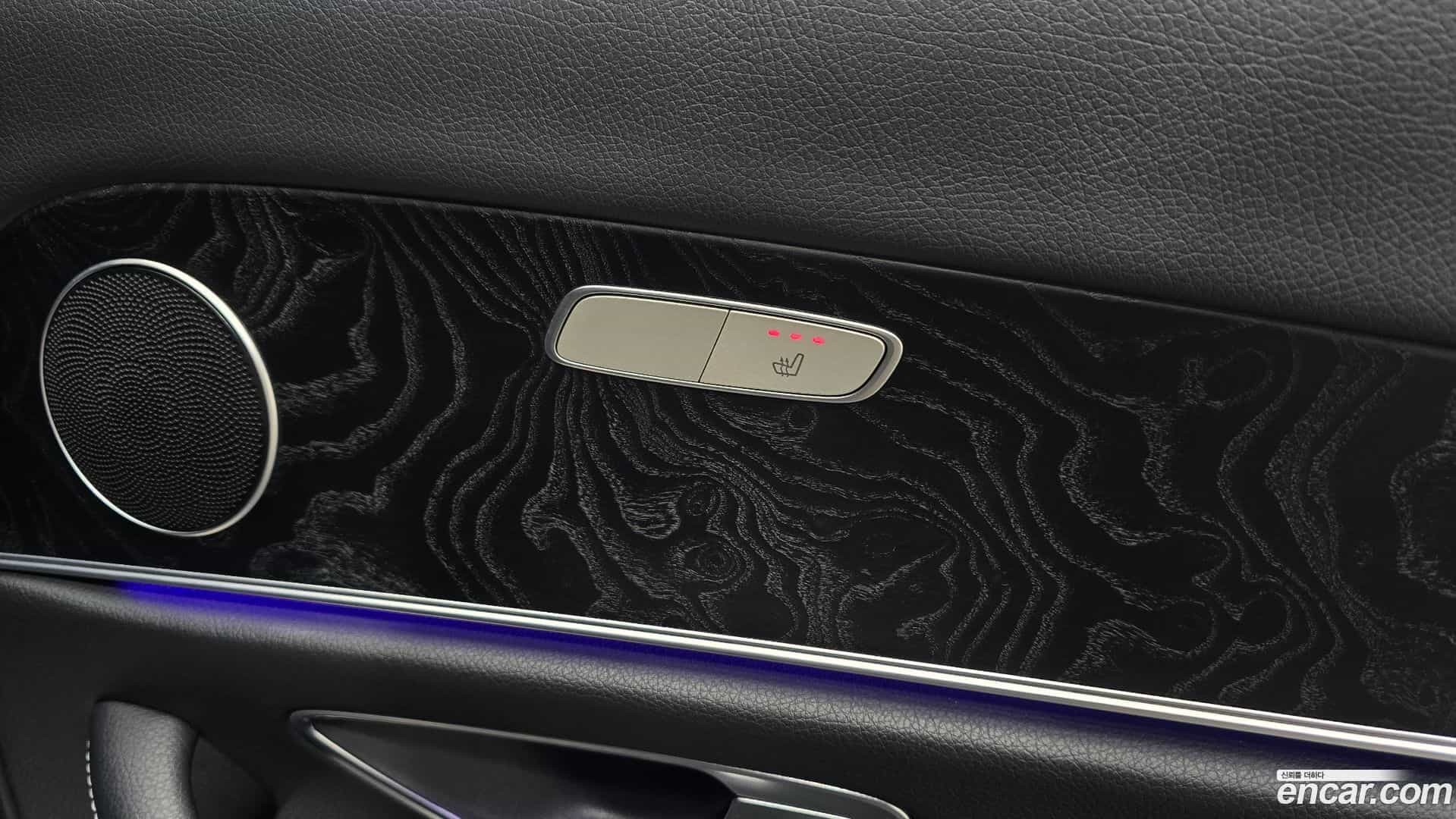 E-Class Mercedes-Benz 2017.8-OPTION-040
