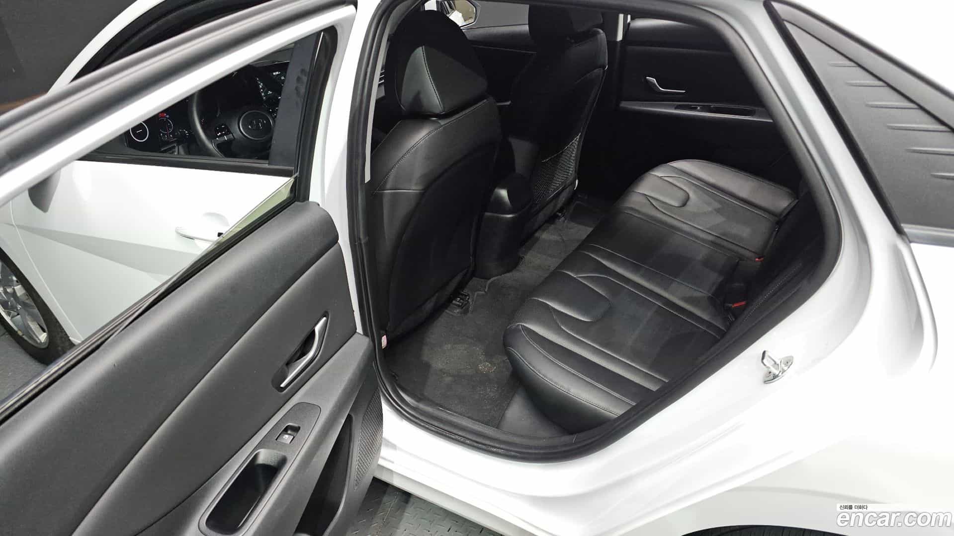 AVANTE Hyundai 2020.3-OPTION-015