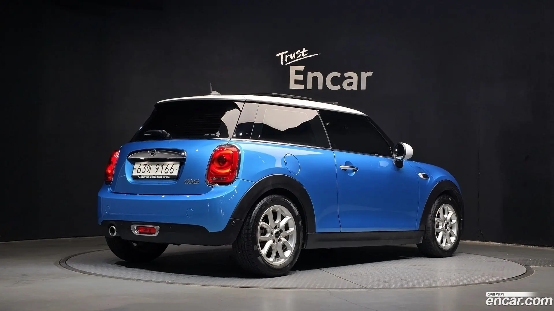 Main__Slider__Photo:Cooper Mini 2015.0-1