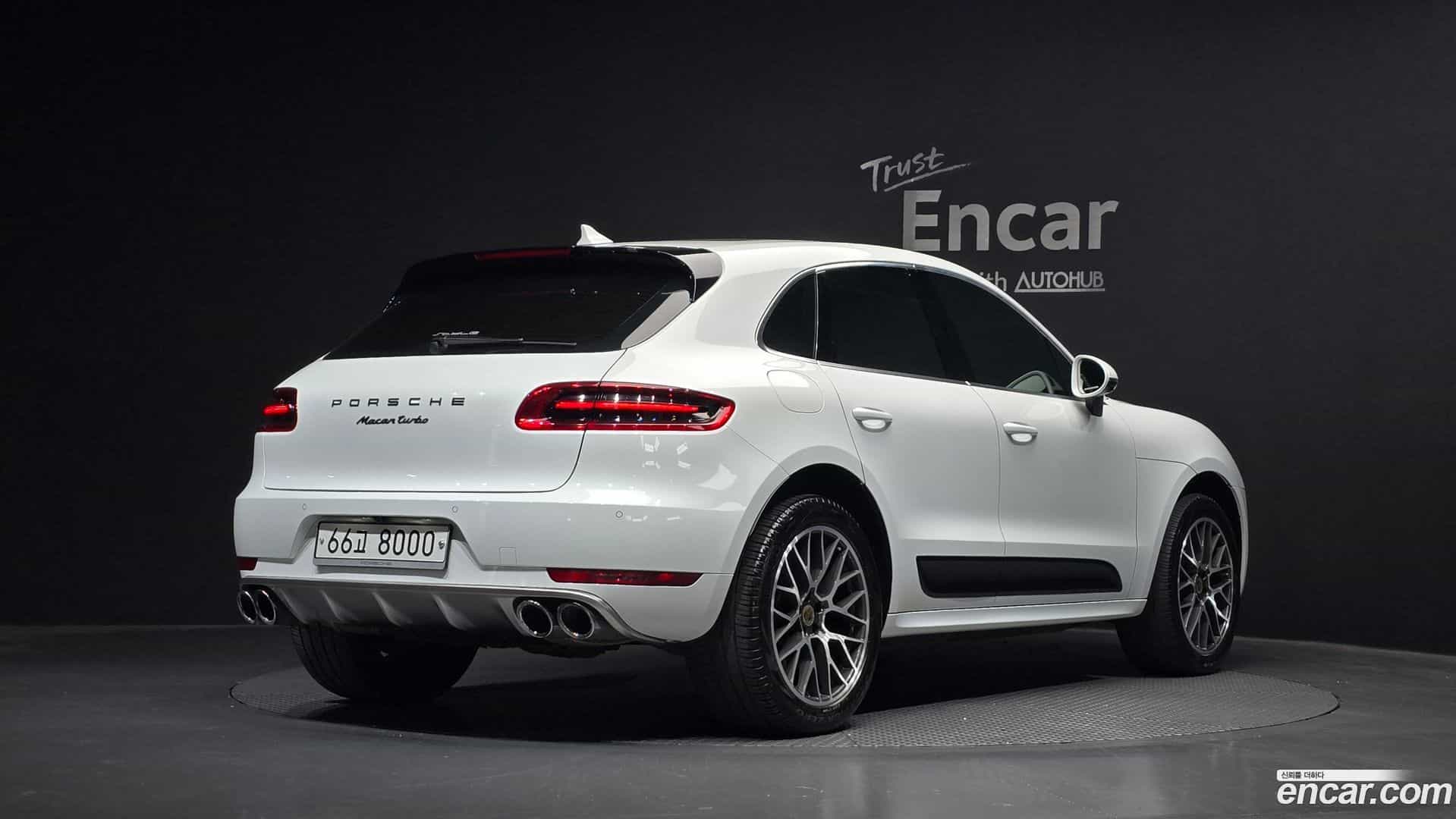 Macan Porsche 2016.1-OUTER-002