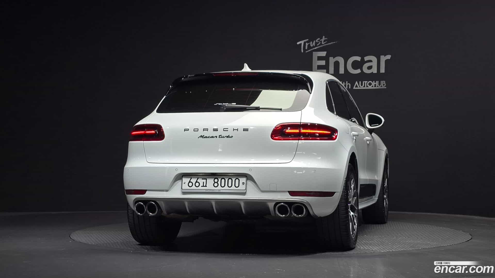 Macan Porsche 2016.1-OUTER-004