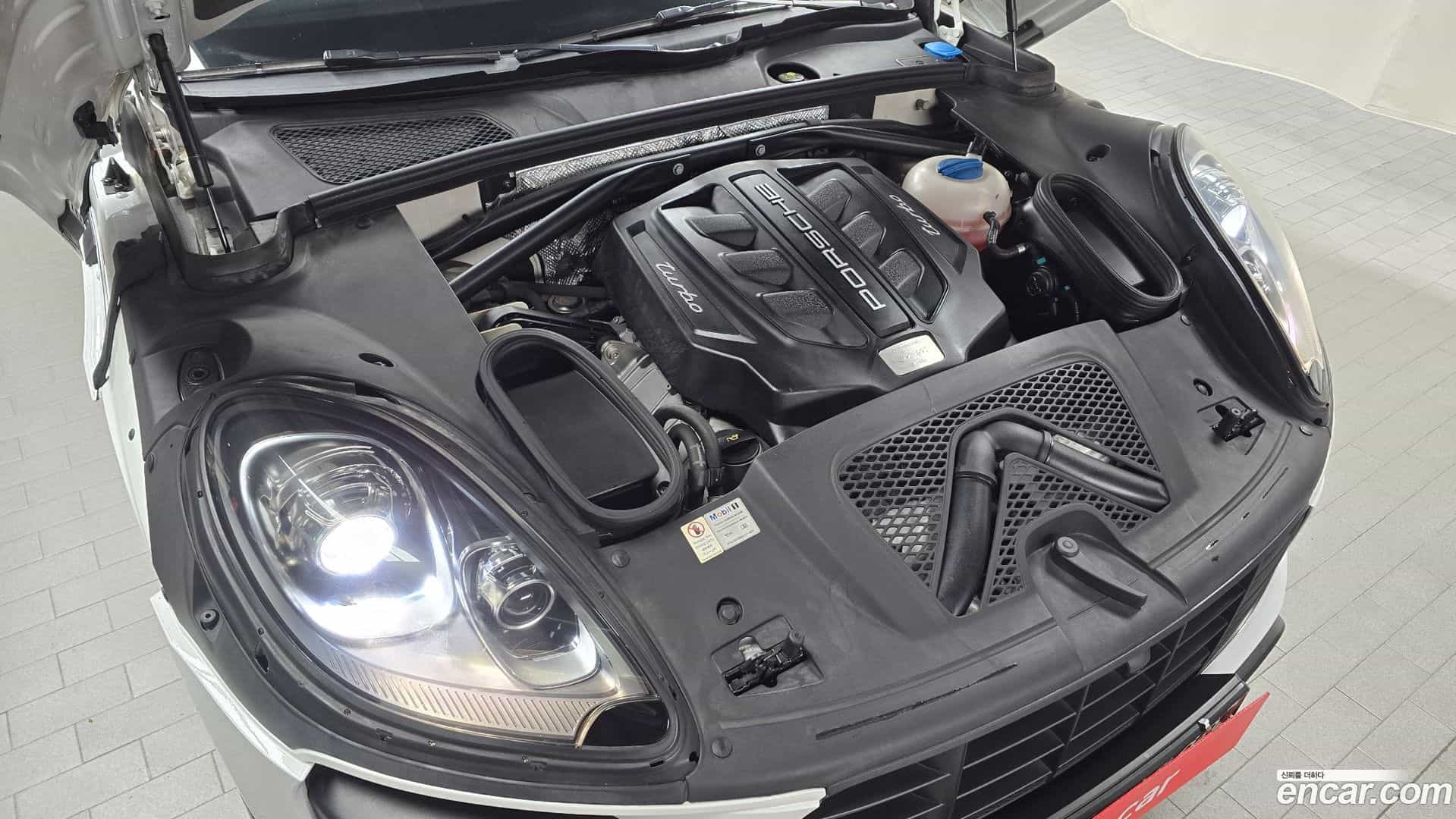 Macan Porsche 2016.1-OUTER-006